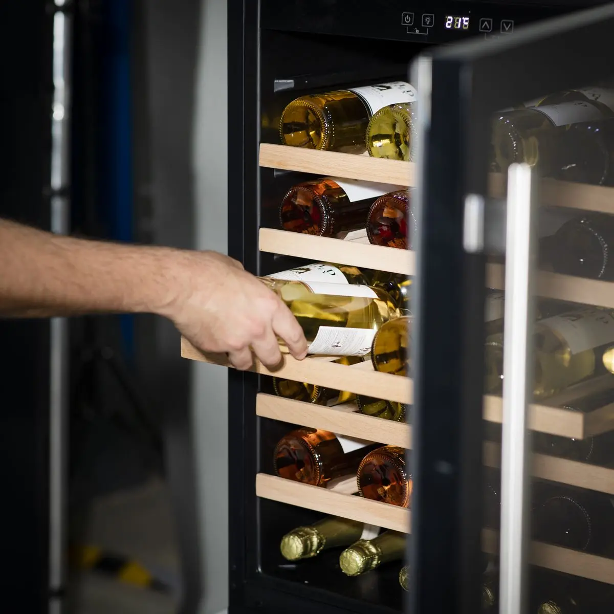 Baridi 54 Bottle Wine Cellar Fridge with Digital Touch Screen Controls, Black - Image 11