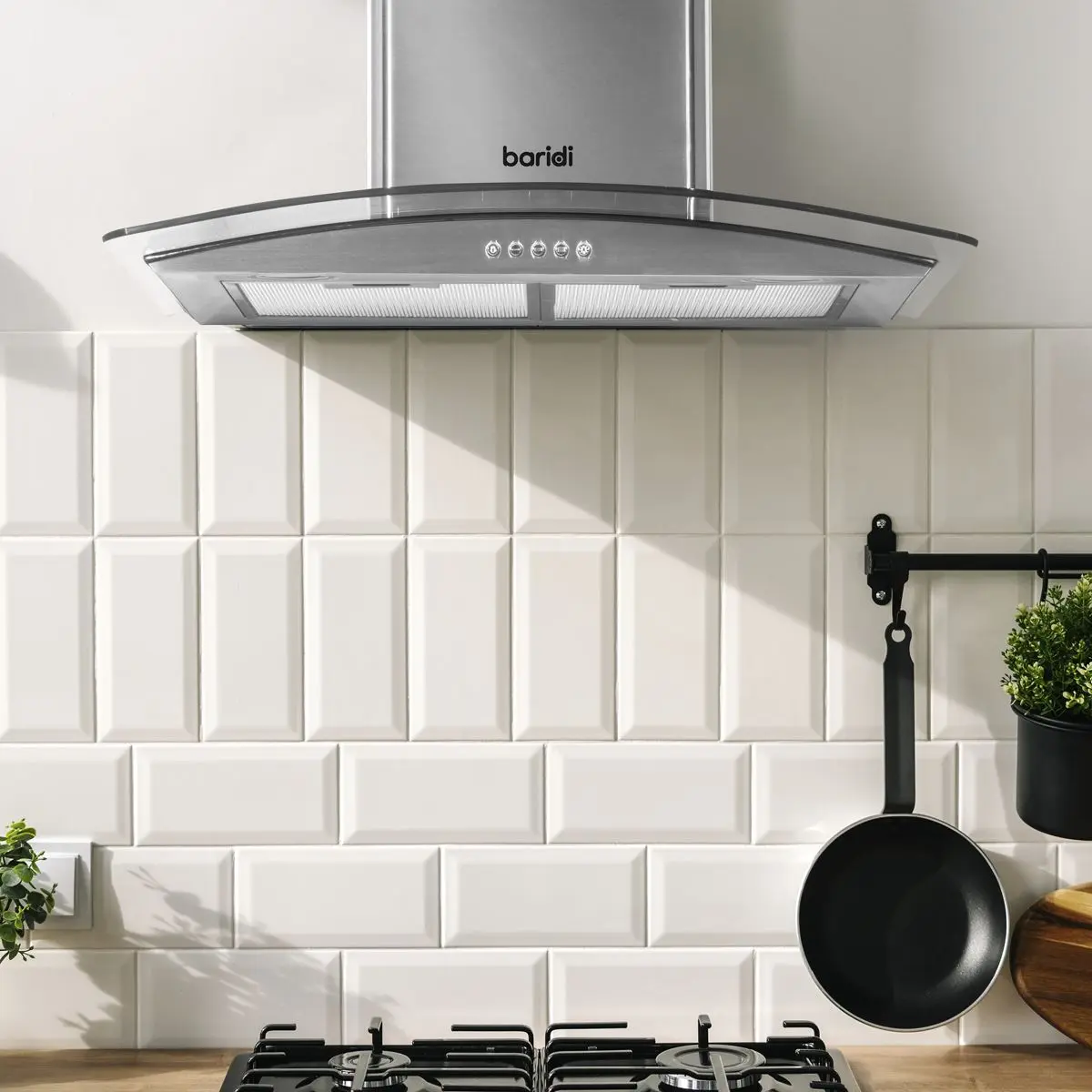 Baridi 60cm Curved Glass Cooker Hood with Carbon Filters, LED Lights, Stainless Steel - Image 3