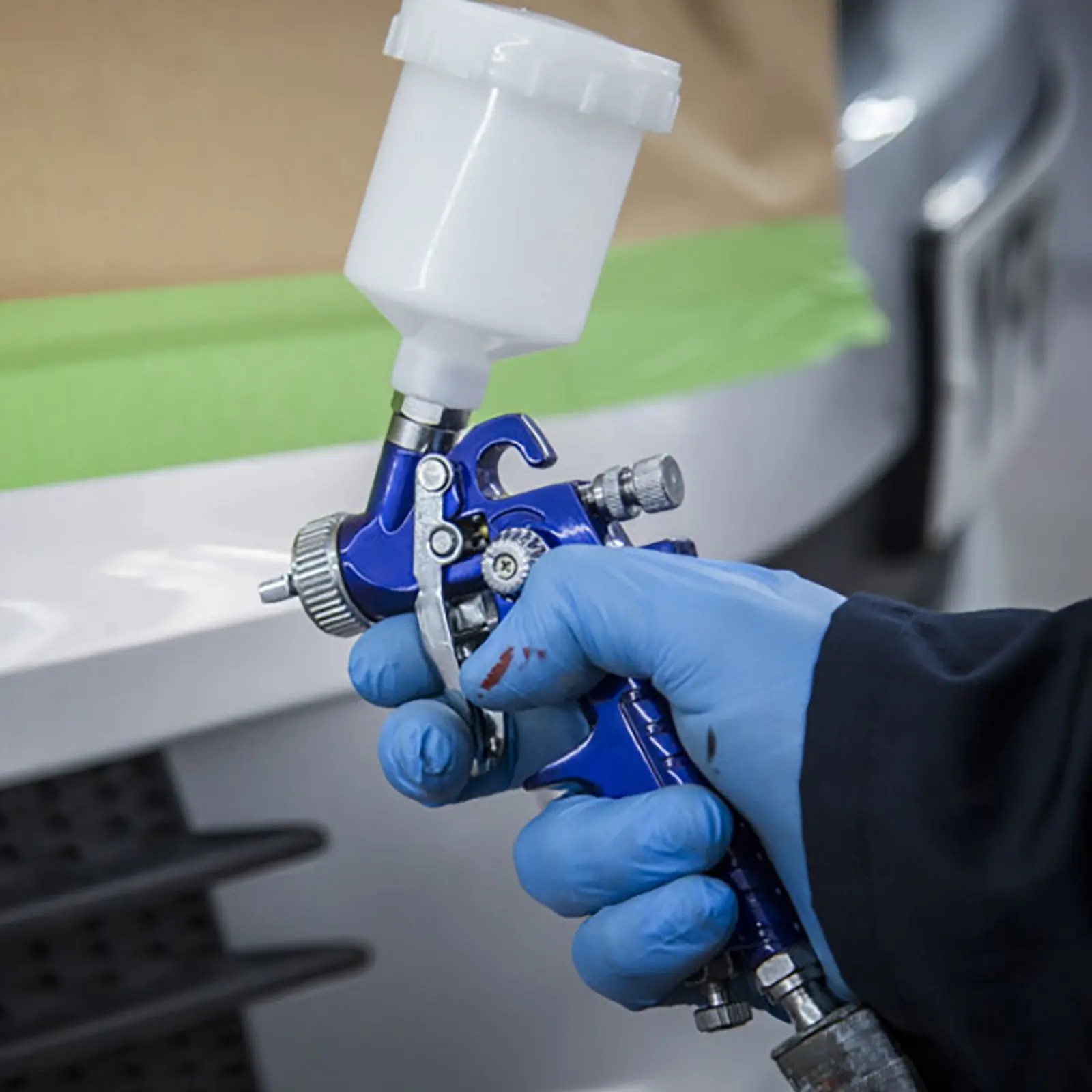 Bluespot 125ml Mini HVLP Gravity Feed Spray Gun 0.8mm Set Up - Image 4