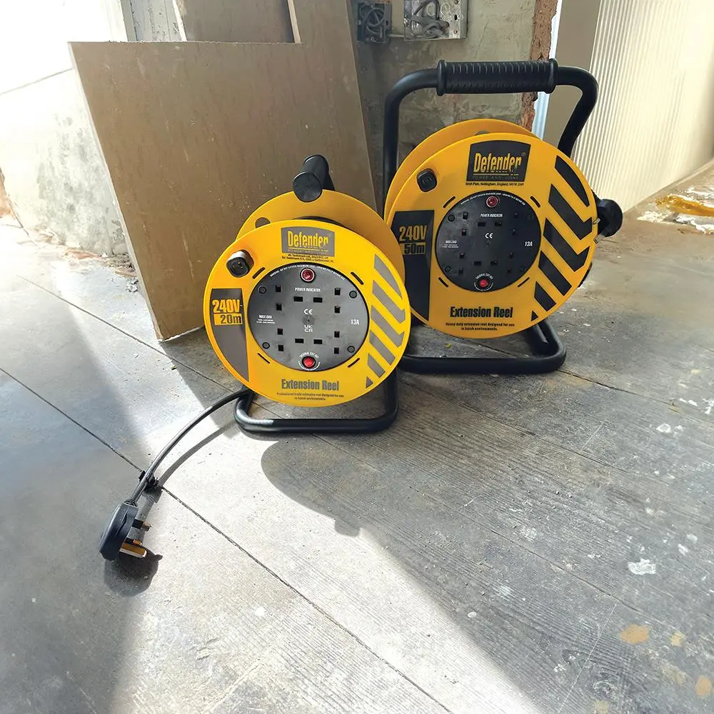 Defender Light Cable Reel 20m 230V 13A E86465 - Image 8