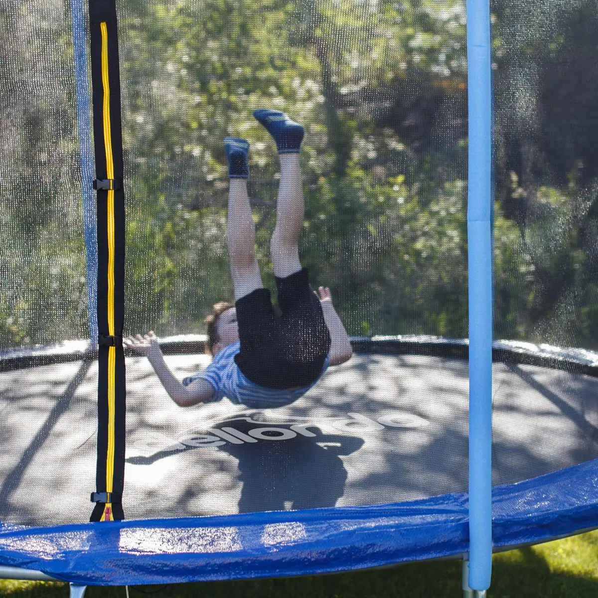 Dellonda 10ft Heavy-Duty Outdoor Trampoline with Safety Enclosure Net - Image 7