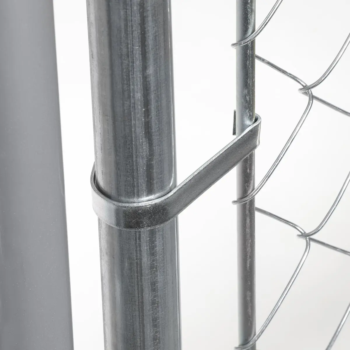 Dellonda 2 x2 x 1.5m Dog Kennel, Galvanised Steel, Roof Cover, Chain Link Fencing - Image 6