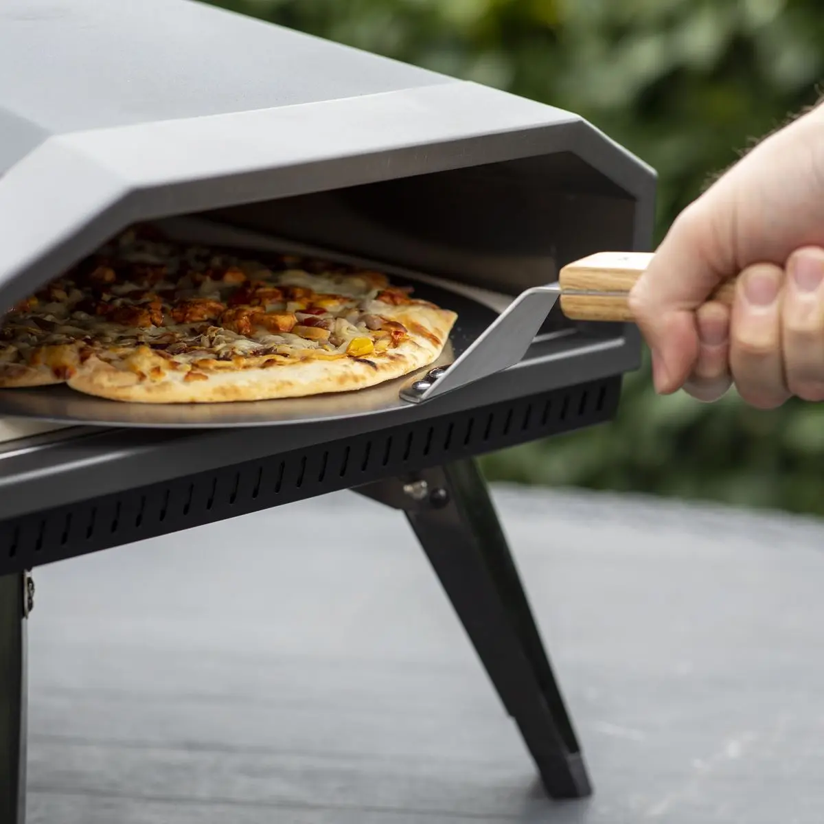Dellonda Gas Pizza Oven with Gas Regulator, Water Resistant Cover/Carry Bag & 12" Pizza Peel - Image 4