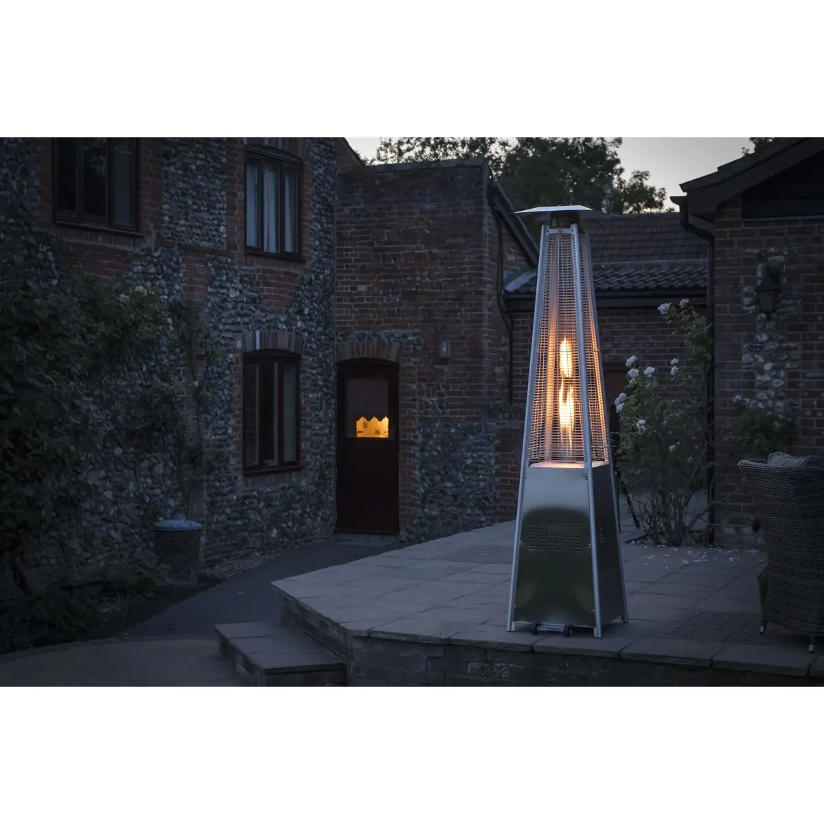 Dellonda 13kW Pyramid Gas Patio Heater 13kW Commercial/Garden Use - Stainless Steel - Image 3