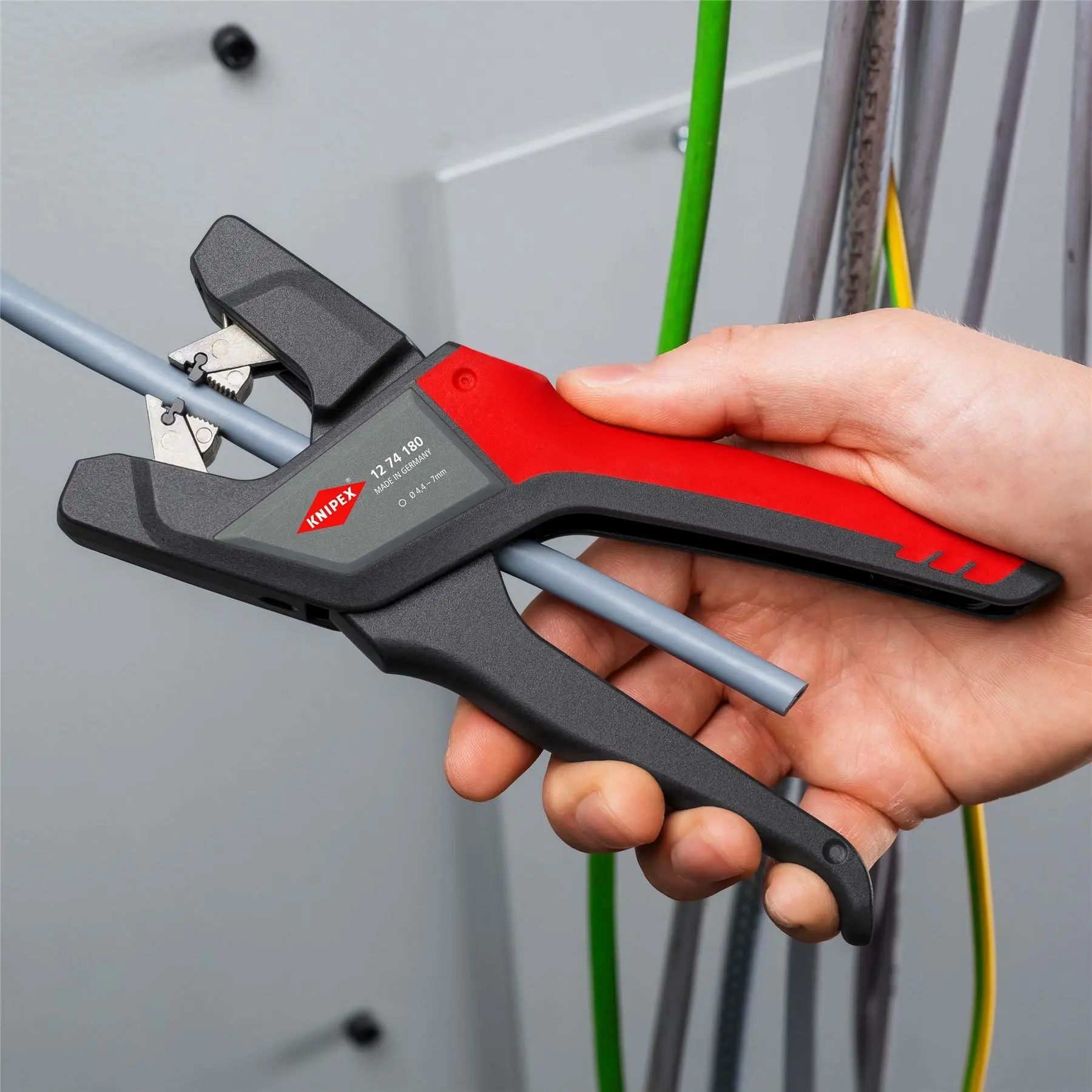 KNIPEX Automatic Wire Stripping Pliers 4.4-7mm 12 74 180 - Image 5