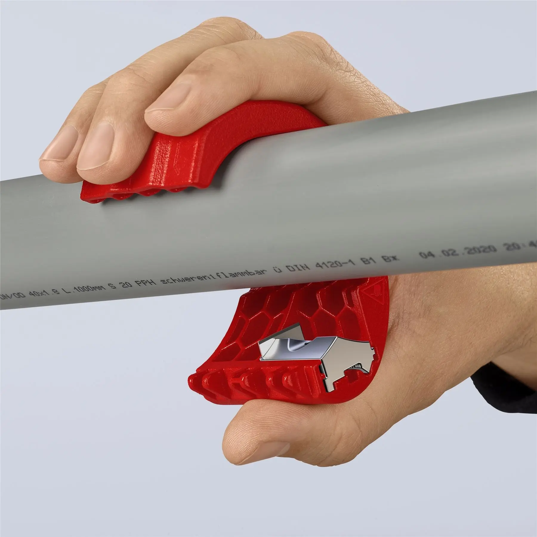 Knipex BIX Cutter for Plastic Pipes and Sealing Sleeves for 20-50mm Pipes 90 22 10 BK - Image 4