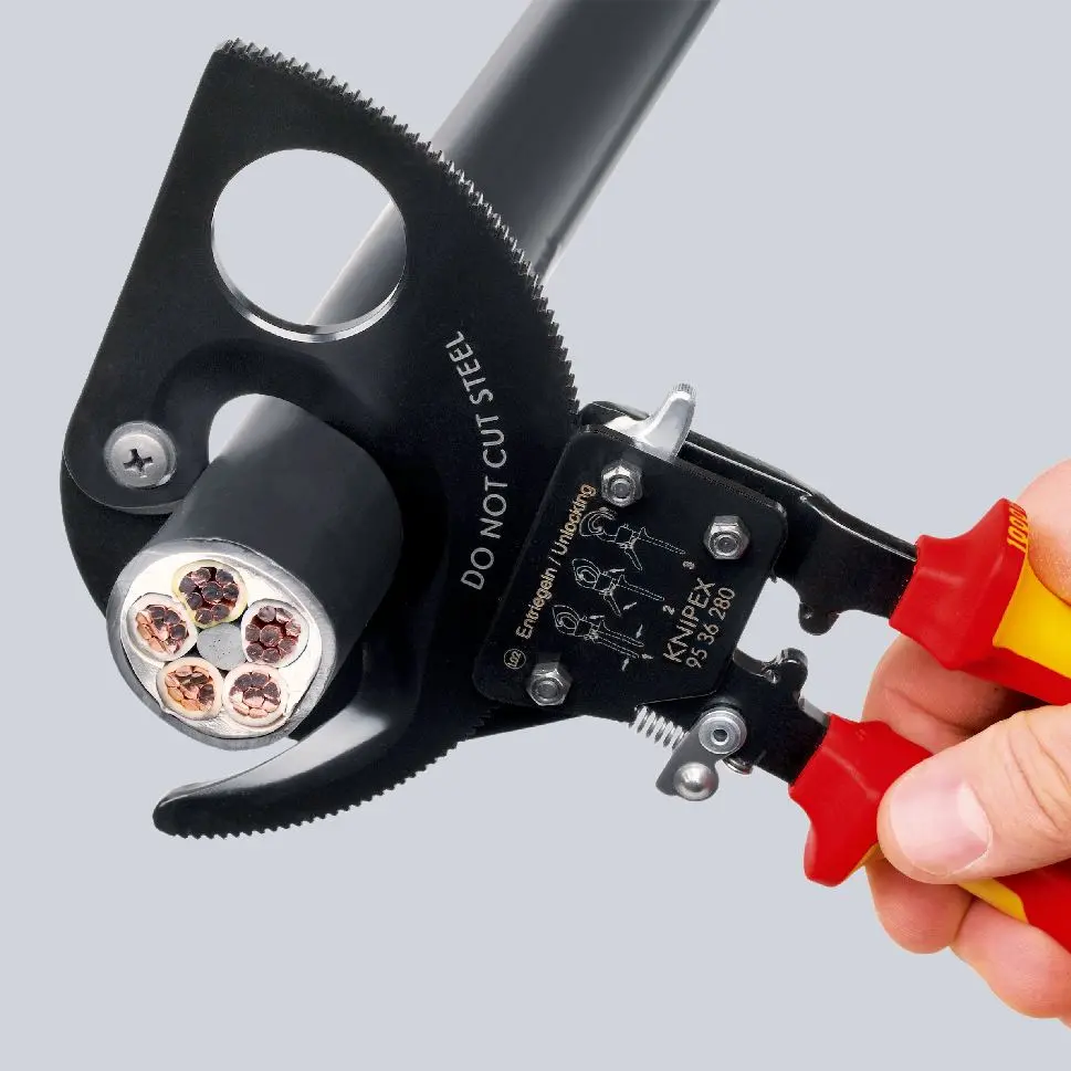 KNIPEX Cable Cutter Ratchet Action 32mm Diameter Cutting Capacity 250mm VDE Insulated Multi Component Grips 95 36 250 - Image 3