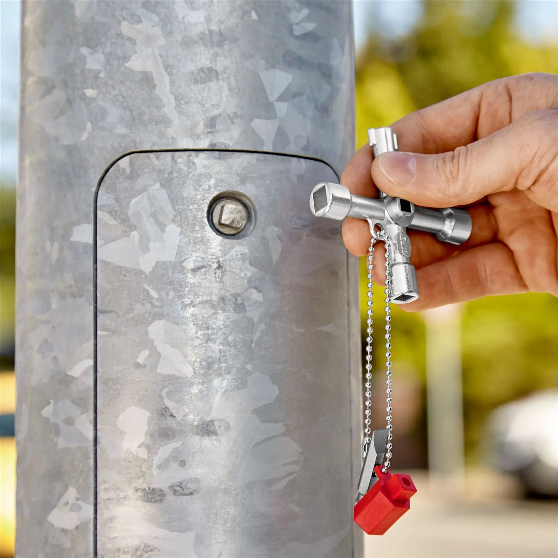 Knipex Control Cabinet Key for Standard Cabinets and Shut-Off Systems 76mm 00 11 03 - Image 2