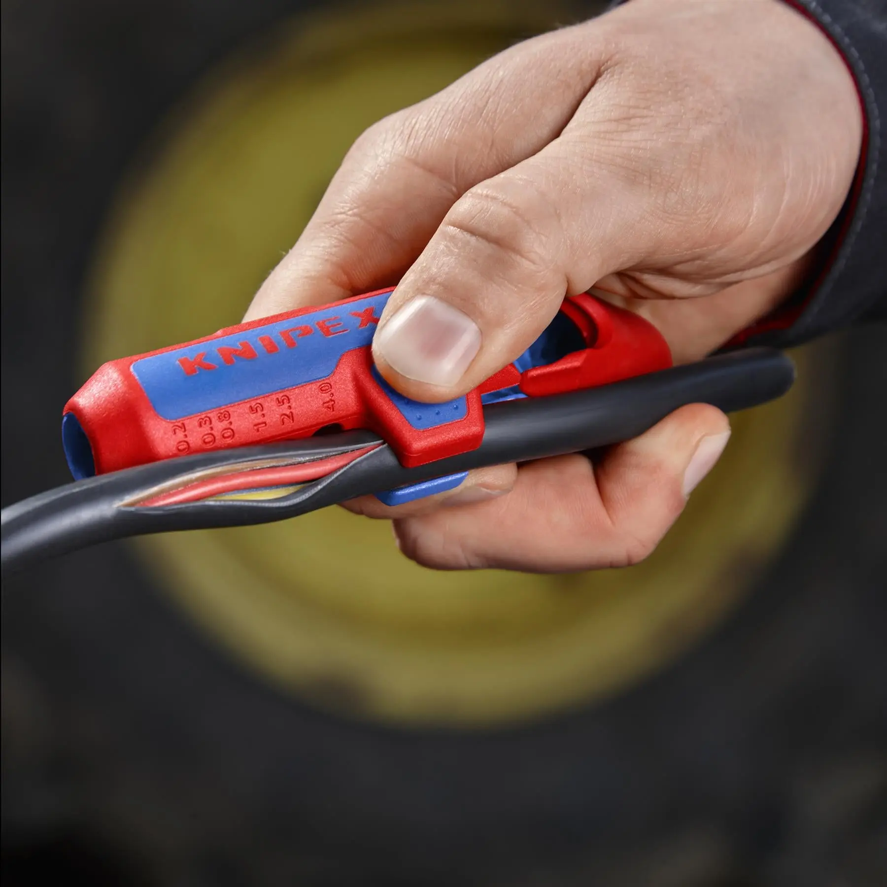 KNIPEX ErgoStrip PV Photovoltaic Wire Stripping Tool 135mm 16 95 03 SB - Image 8