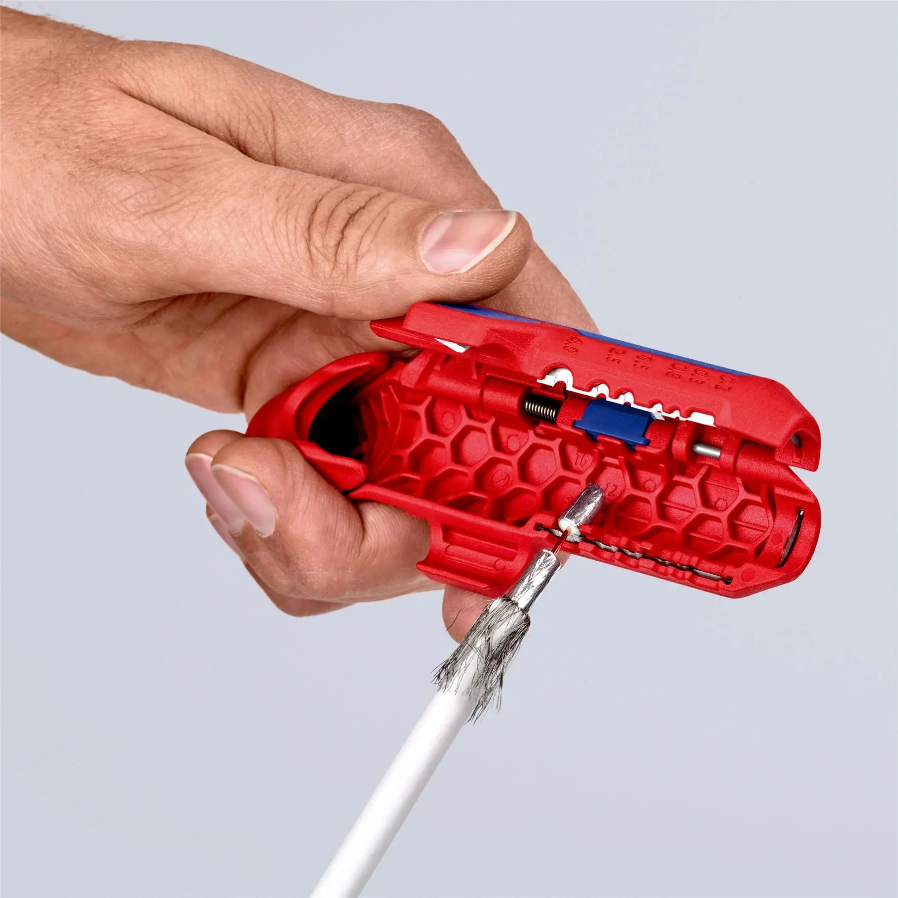 KNIPEX ErgoStrip Universal Wire Stripping Tool for Left Handers 135mm 16 95 02 SB - Image 14