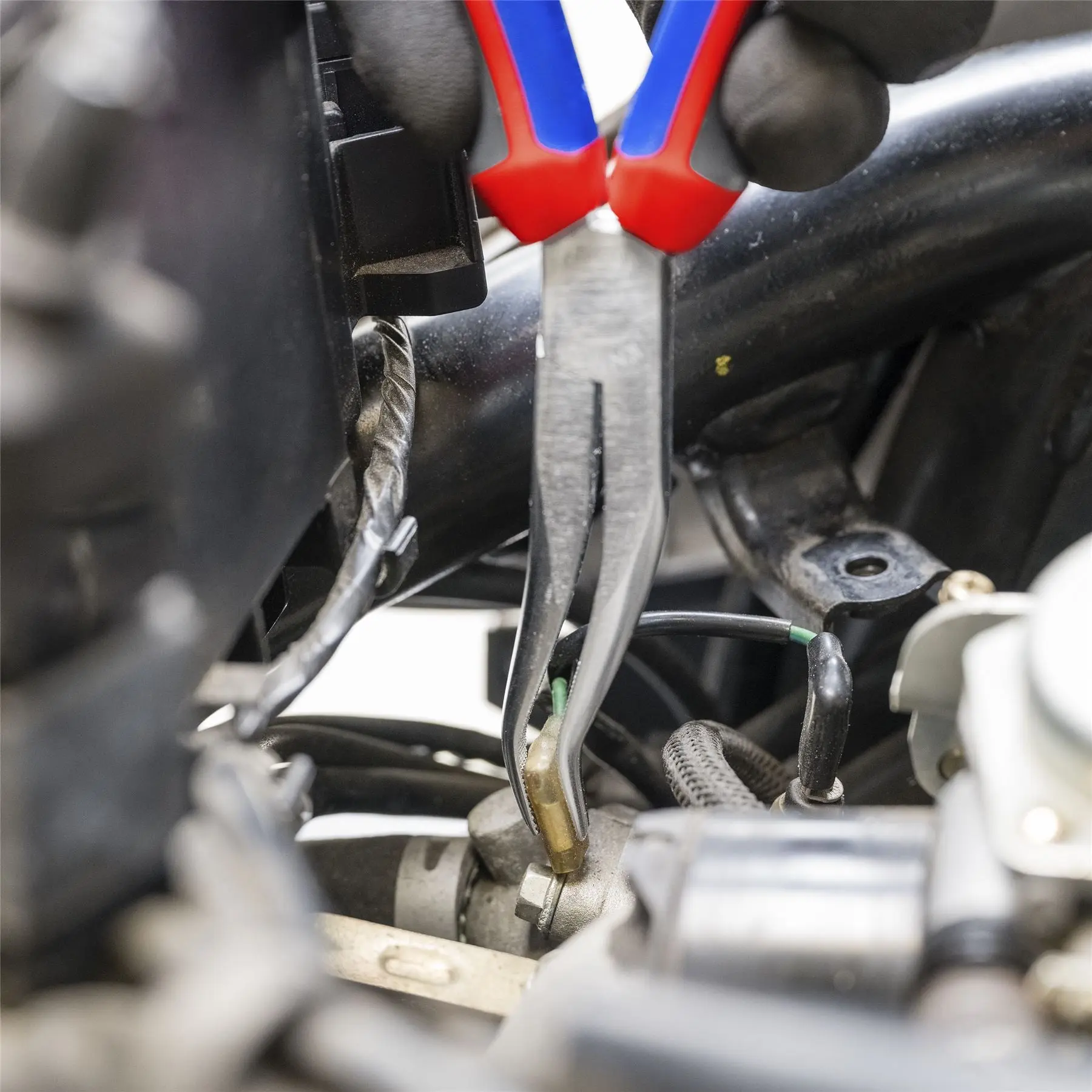 KNIPEX Mechanics Pliers for Gripping Bending 200mm with Comfort Handles 38 35 200 - Image 3