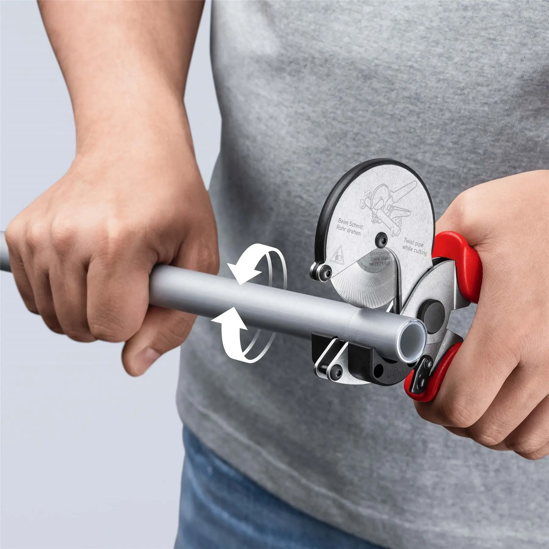 Knipex Pipe Cutter for Composite and Plastic Pipes 26mm Capactiy Multi Component Grips 90 25 25 - Image 10