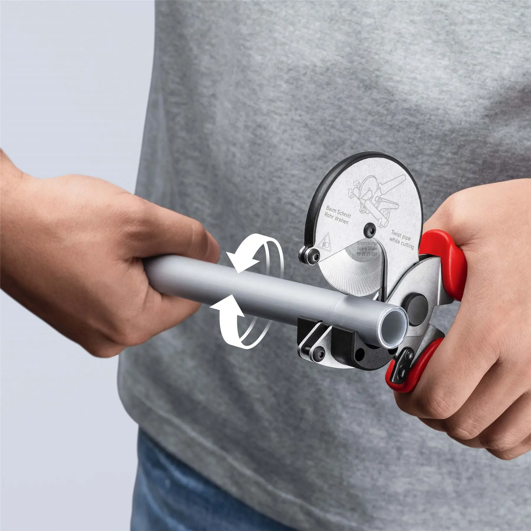 Knipex Pipe Cutter for Composite and Plastic Pipes 26mm Capactiy Multi Component Grips 90 25 25 - Image 11