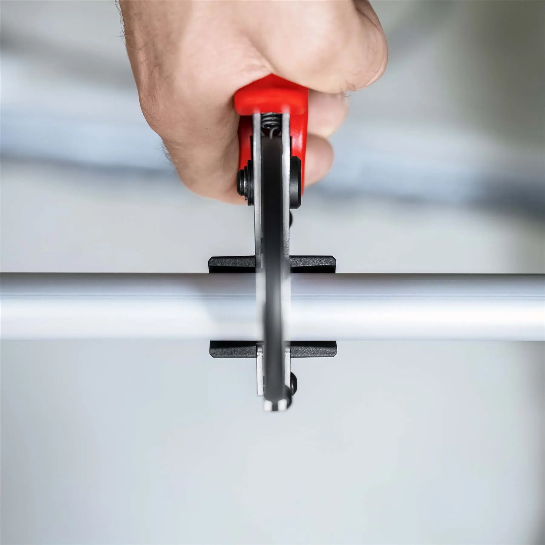 Knipex Pipe Cutter for Composite and Plastic Pipes 26mm Capactiy Multi Component Grips 90 25 25 - Image 8