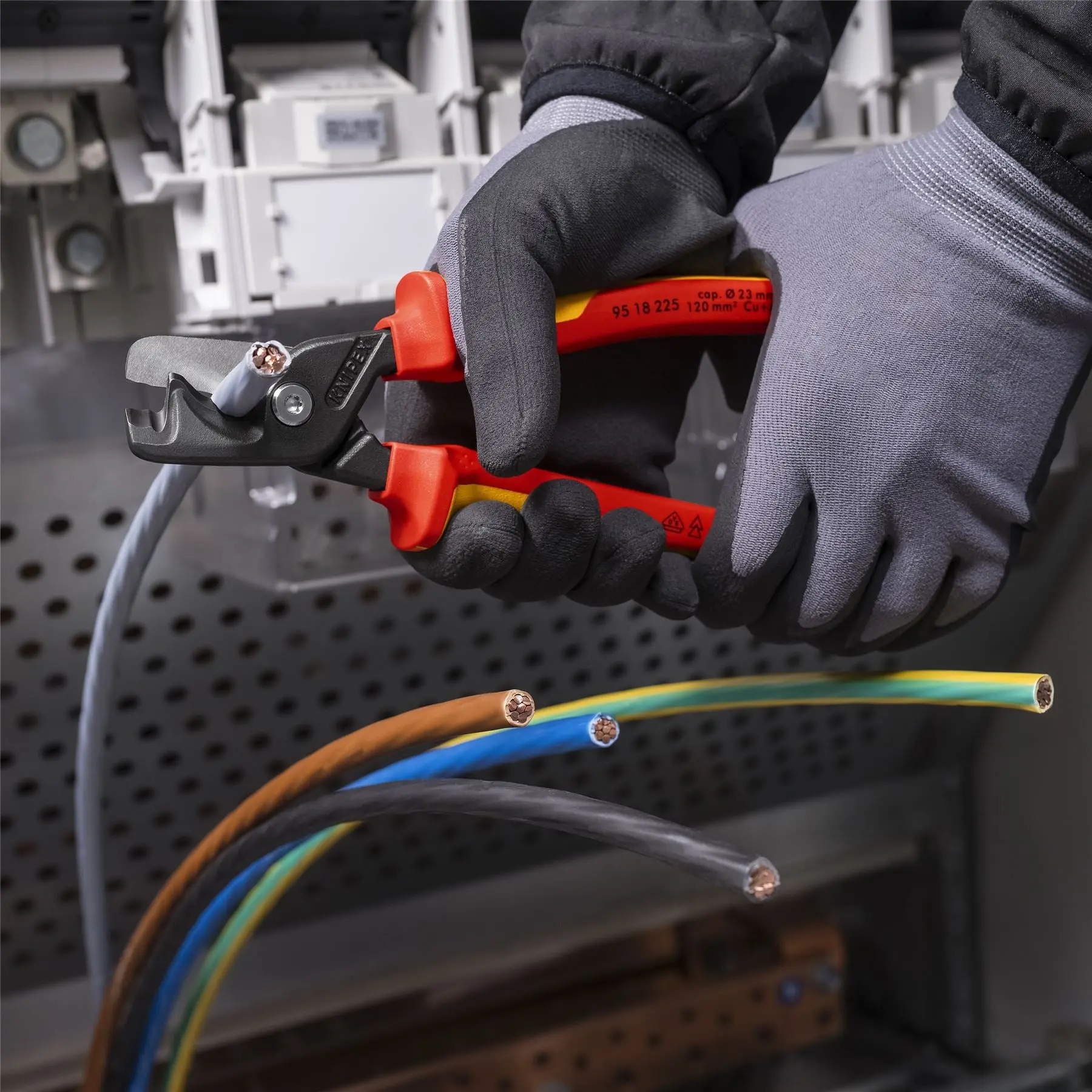 KNIPEX StepCut XL Cable Shears Cutting Pliers 225mm VDE Insulated 1000V 95 18 225 SB - Image 4
