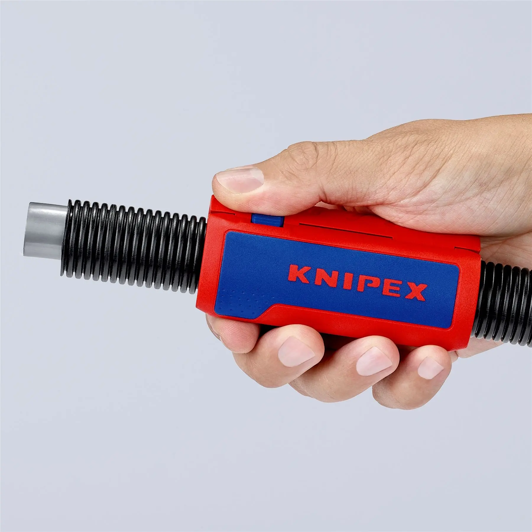KNIPEX TwistCut Corrugated Pipe Cutter 13-32mm Diameter Capacity 100mm 90 22 01 SB - Image 7