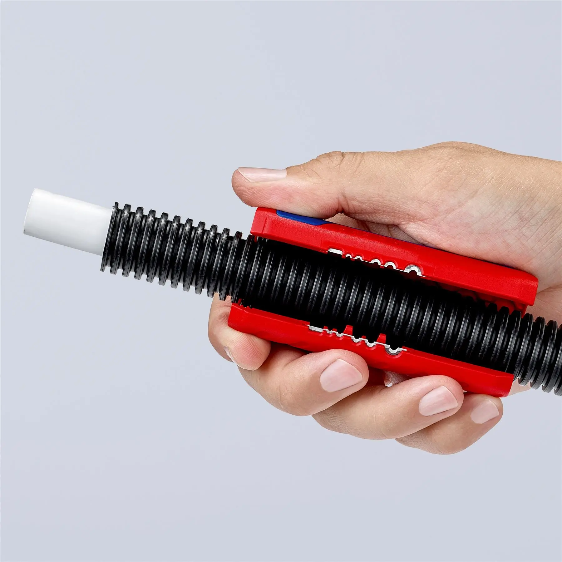KNIPEX TwistCut Corrugated Pipe Cutter and Wire Stipper 13-32mm Diameter Capacity 100mm 90 22 02 SB - Image 12