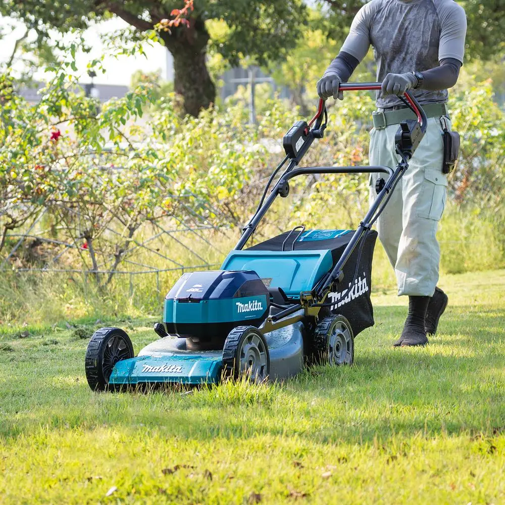 Makita 53cm Lawn Mower Kit 64V Max Li-ion Cordless Garden Grass Outdoor 4Ah Battery and Charger LM004JM101 - Image 3