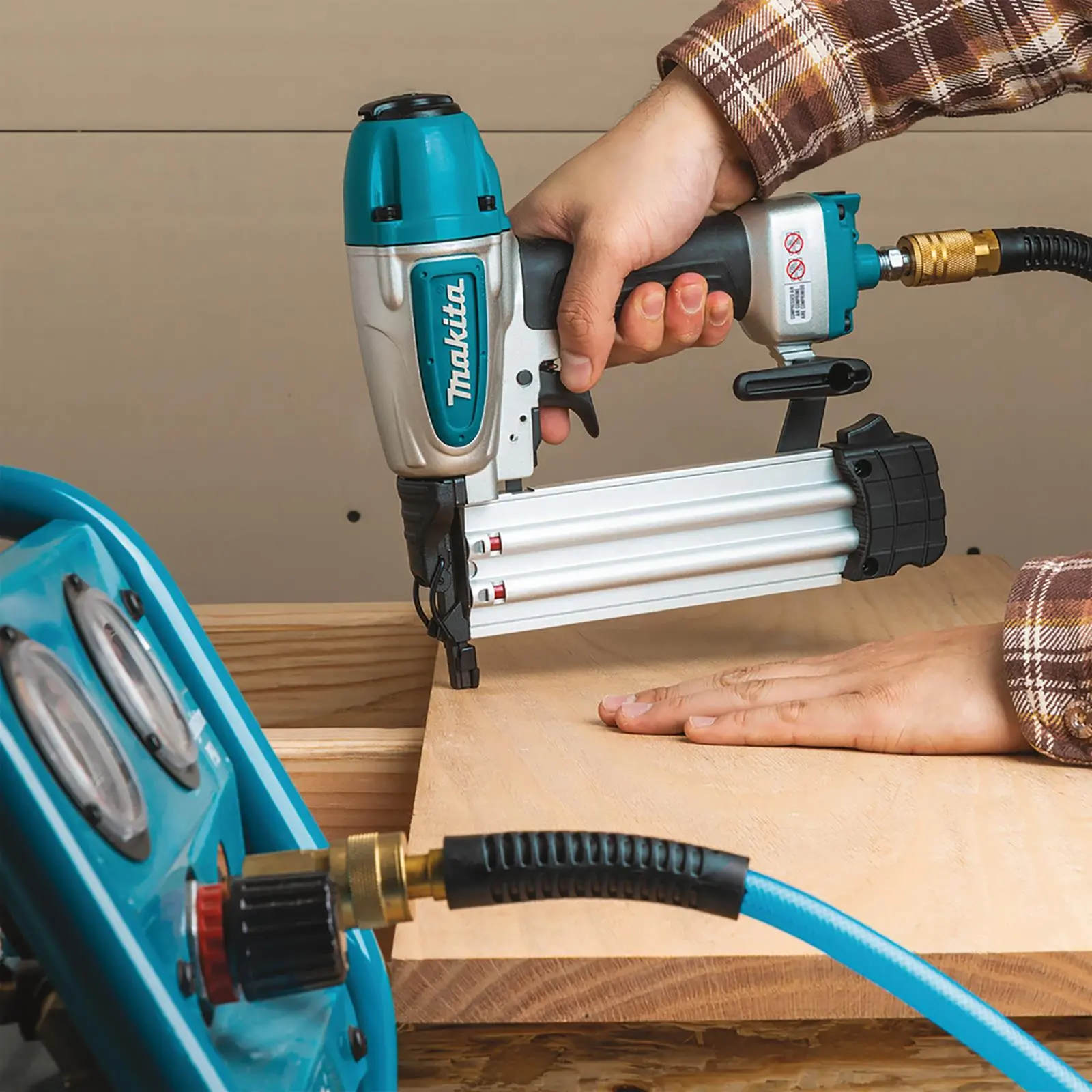 Makita Air Brad Nailer 15-50mm 18 Gauge Nails AF506 - Image 4
