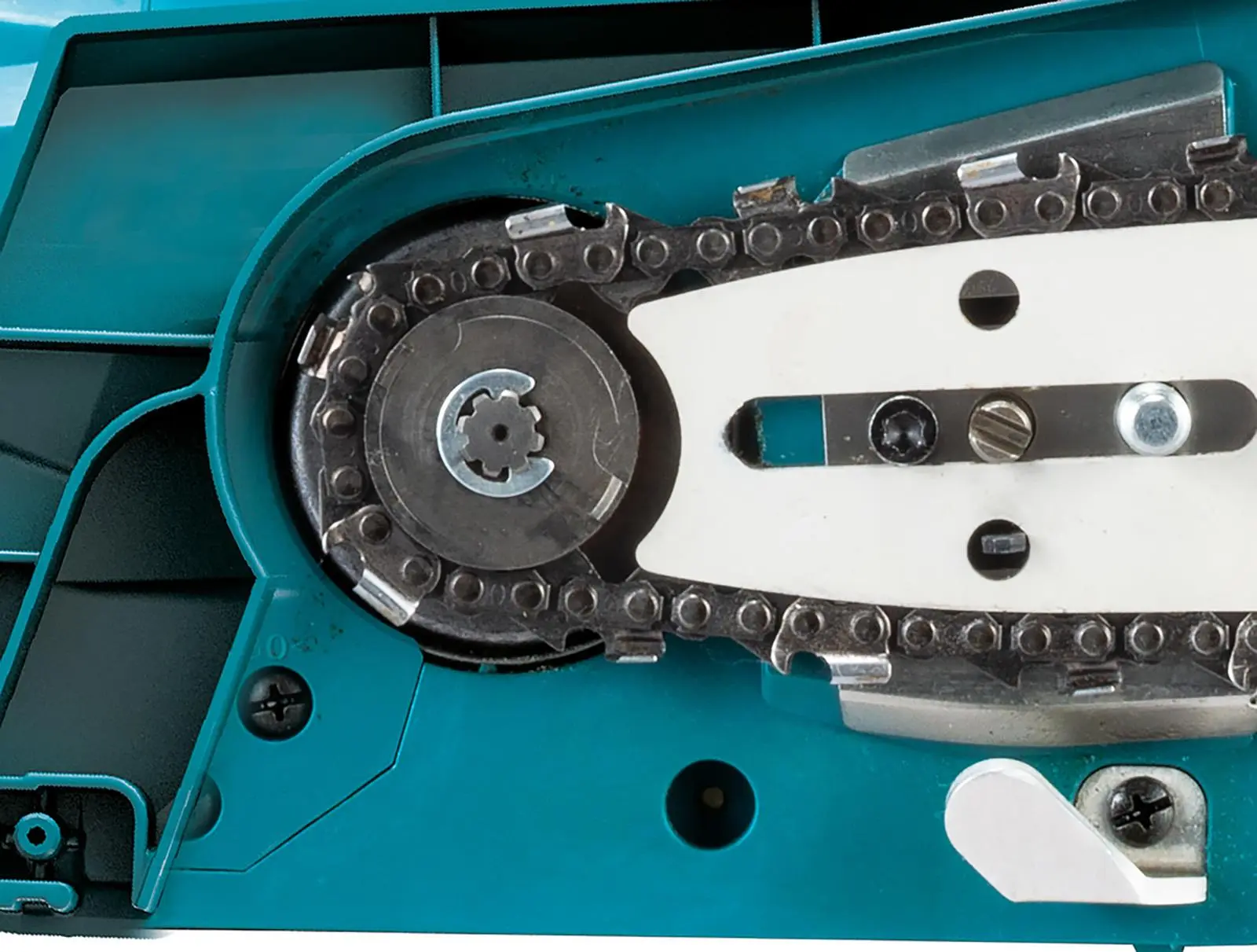 Makita Chainsaw 25cm 10" 40V XGT Brushless Cordless Top Handle Garden Tree Cutting Pruning Bare Unit Body Only UC002GZ - Image 7