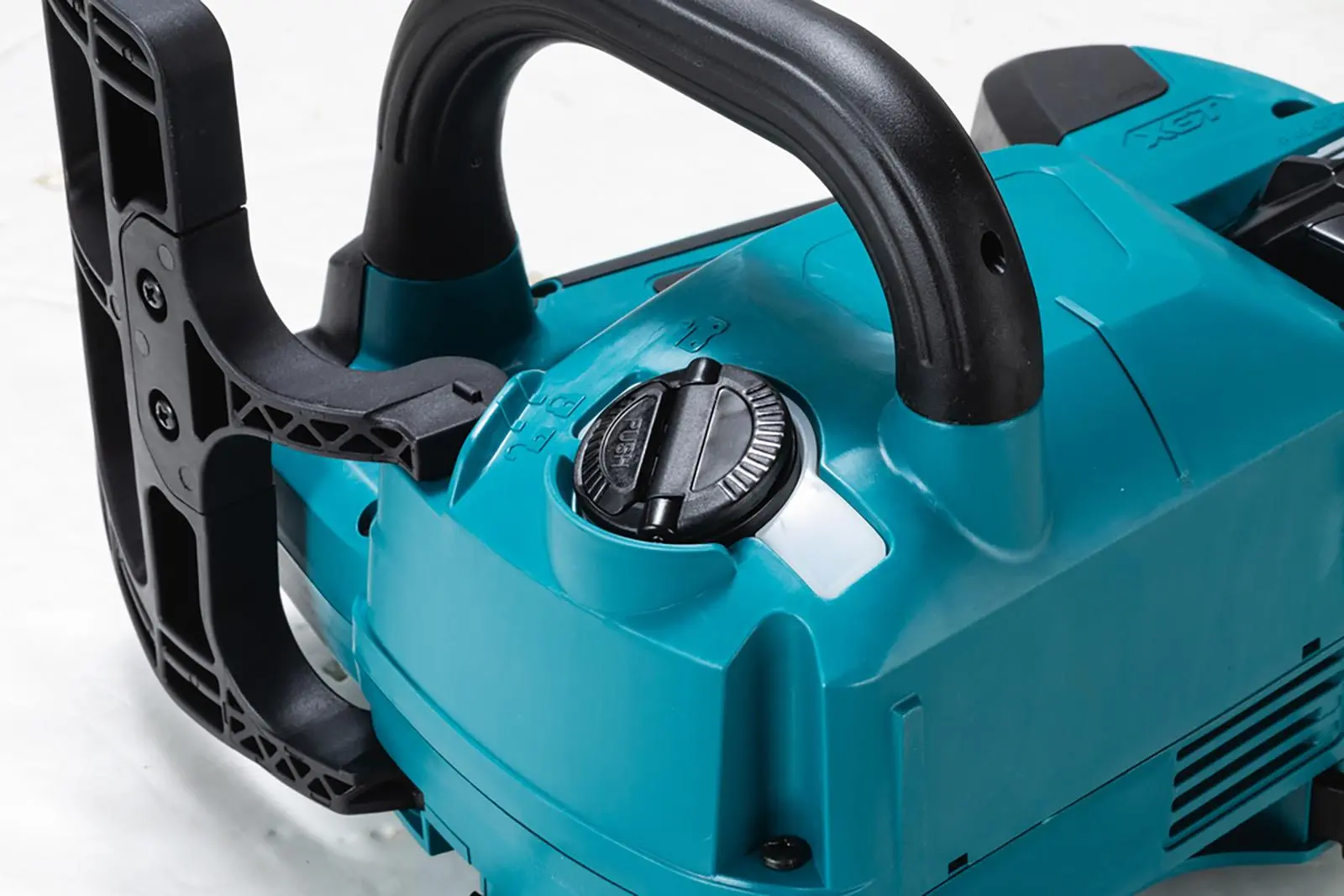 Makita Chainsaw 25cm 10" 40V XGT Brushless Cordless Top Handle Garden Tree Cutting Pruning Bare Unit Body Only UC002GZ - Image 9