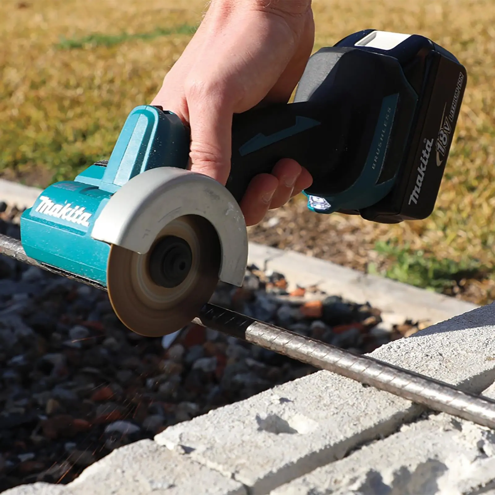 Makita Compact Disc Cutter Grinder 76mm 18V LXT Brushless Cordless DMC300Z Body Only - Image 6