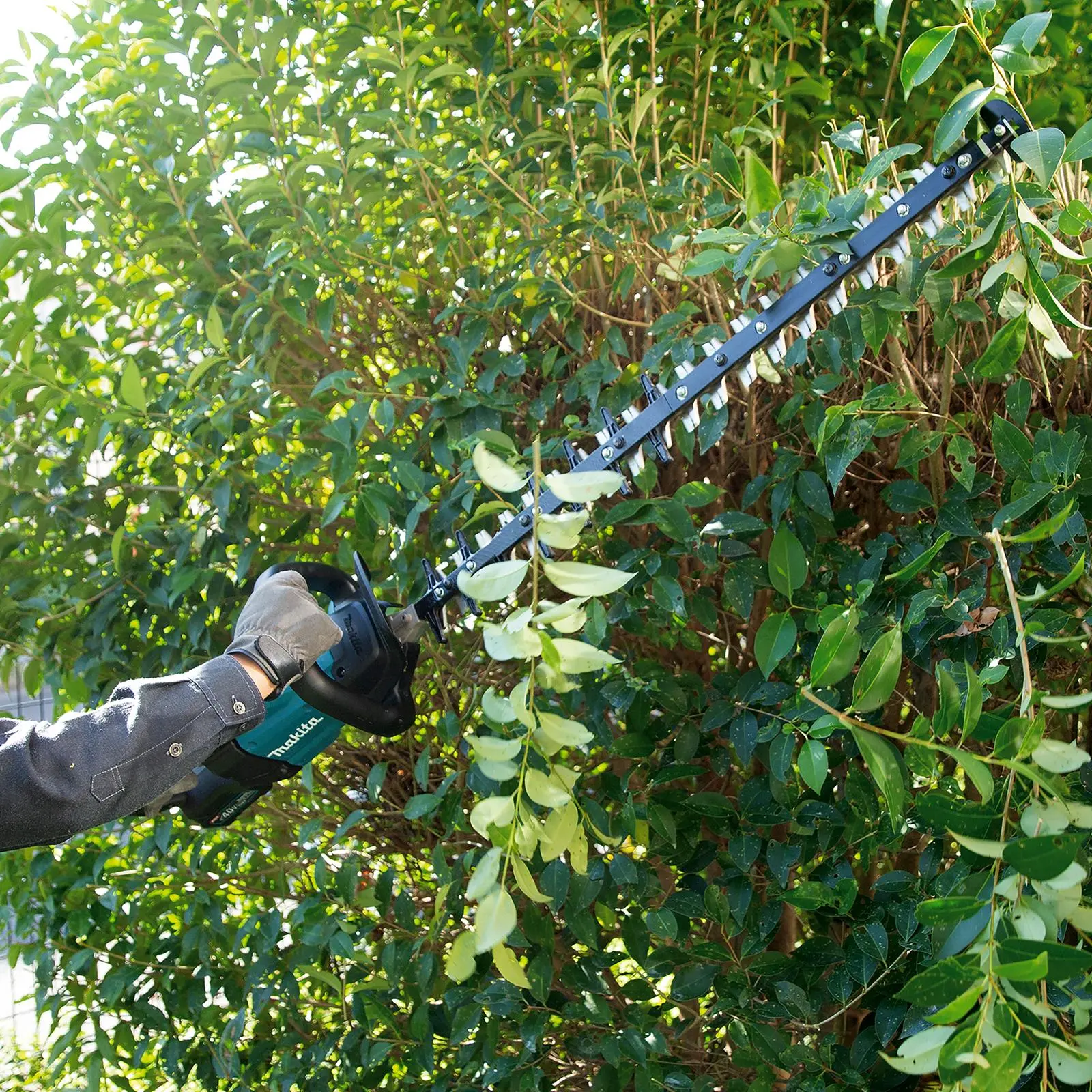 Makita Hedge Trimmer 75cm 40V XGT Li-ion Brushless Cordless Garden Bush Cutter Cutting Bare Unit Body Only UH007GZ - Image 4