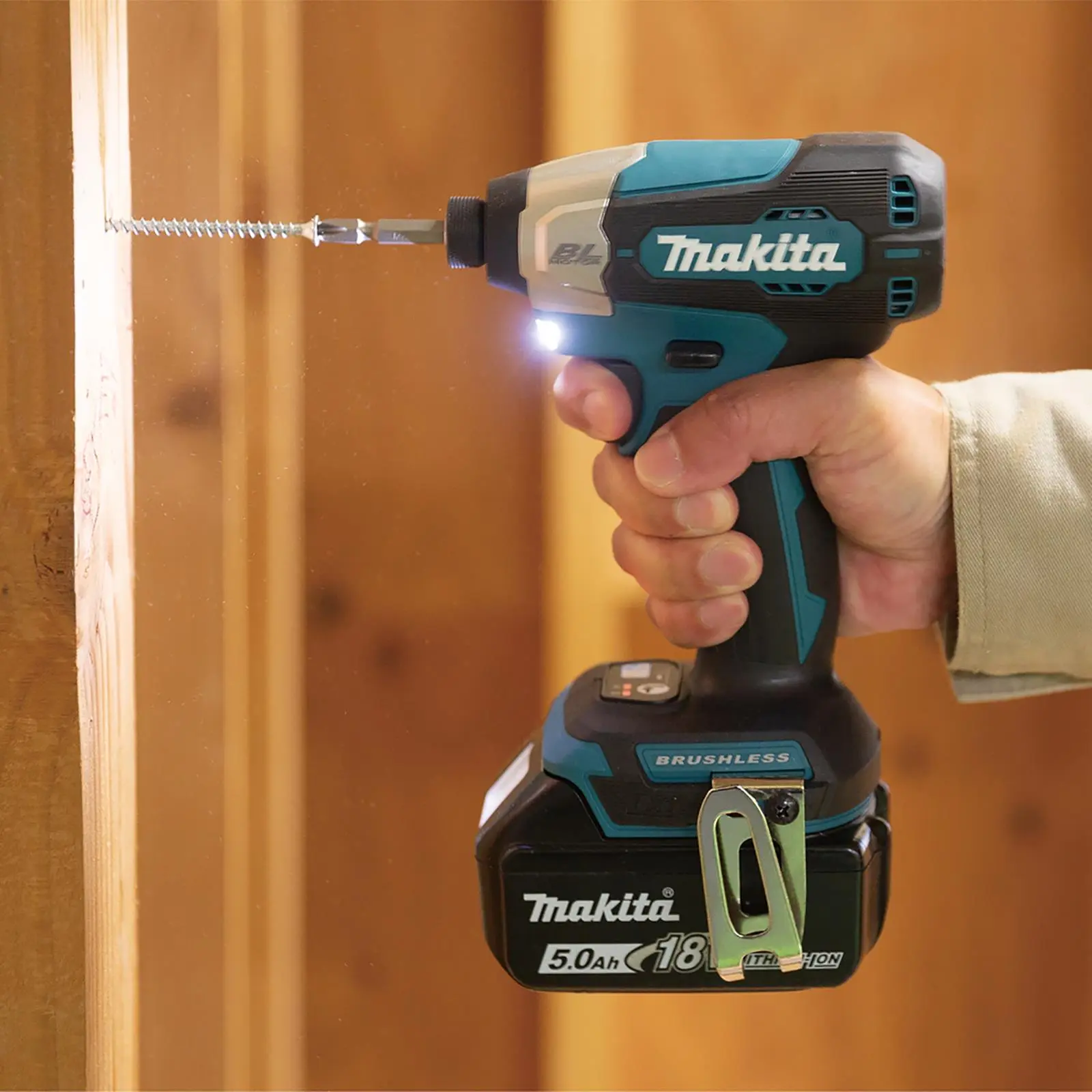 Makita Impact Driver 18V LXT Li-ion Brushless Cordless DTD157Z Body Only - Image 2