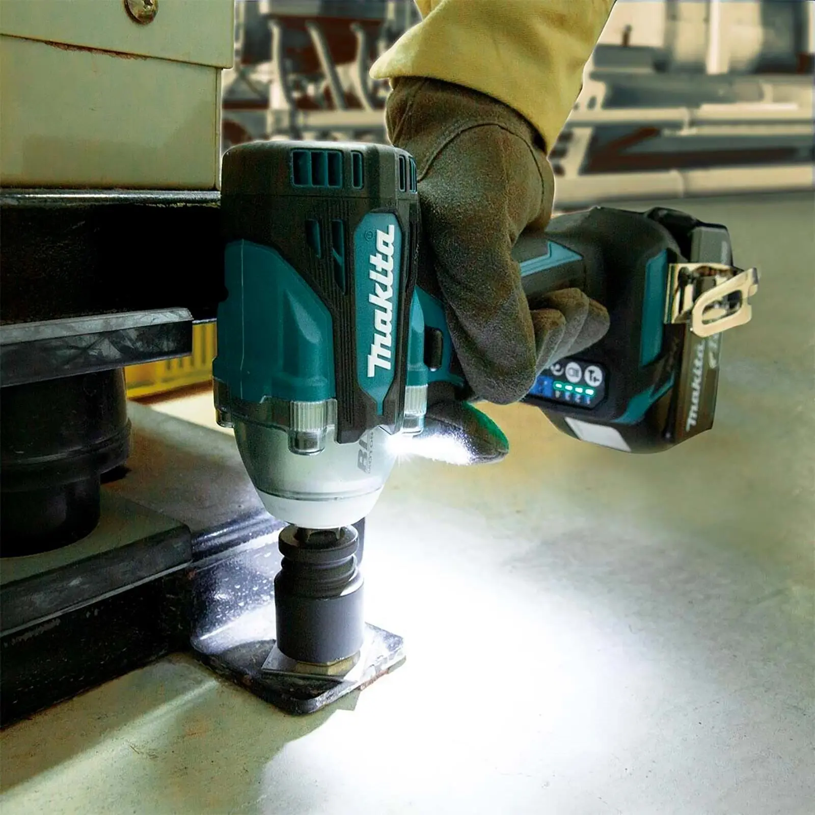 Makita Impact Wrench 1/2" Drive 18V LXT Brushless Li-ion 2 x 5Ah Charger Type 2 Case DTW300RTJ - Image 5
