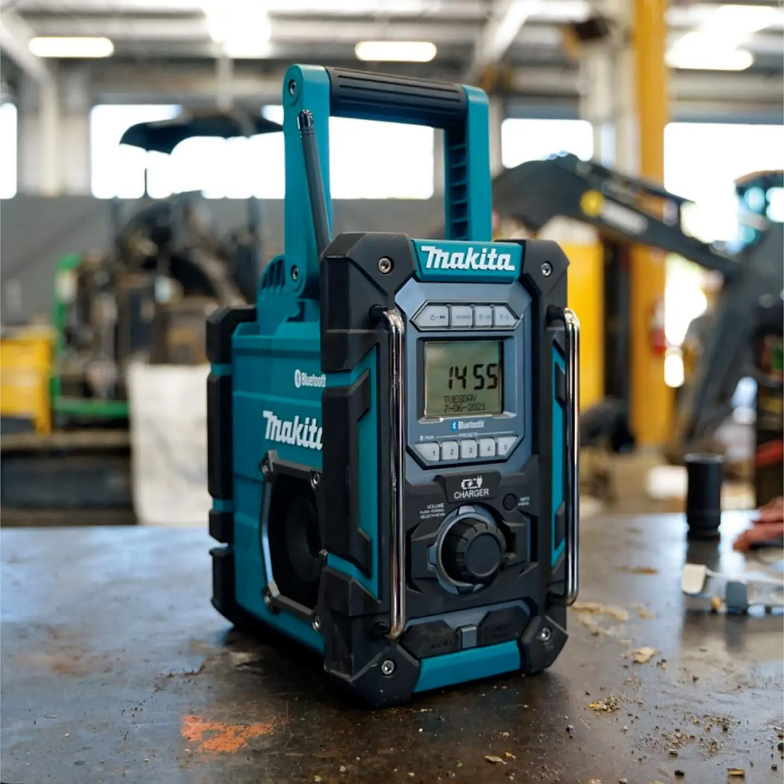 Makita Job Site Radio Speaker Stero Cordless Bluetooth DAB Charger 18V CXT LXT Li-ion DMR301 - Image 5