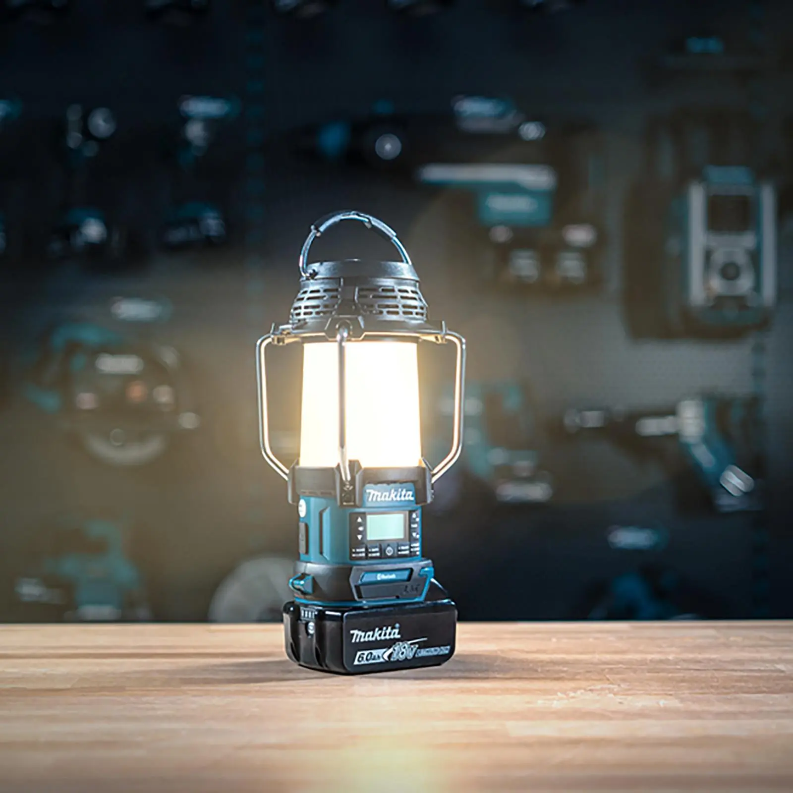 Makita Lantern Radio Job Site Light Lamp DAB+ Bluetooth Cordless LXT DMR056 Body Only - Image 6