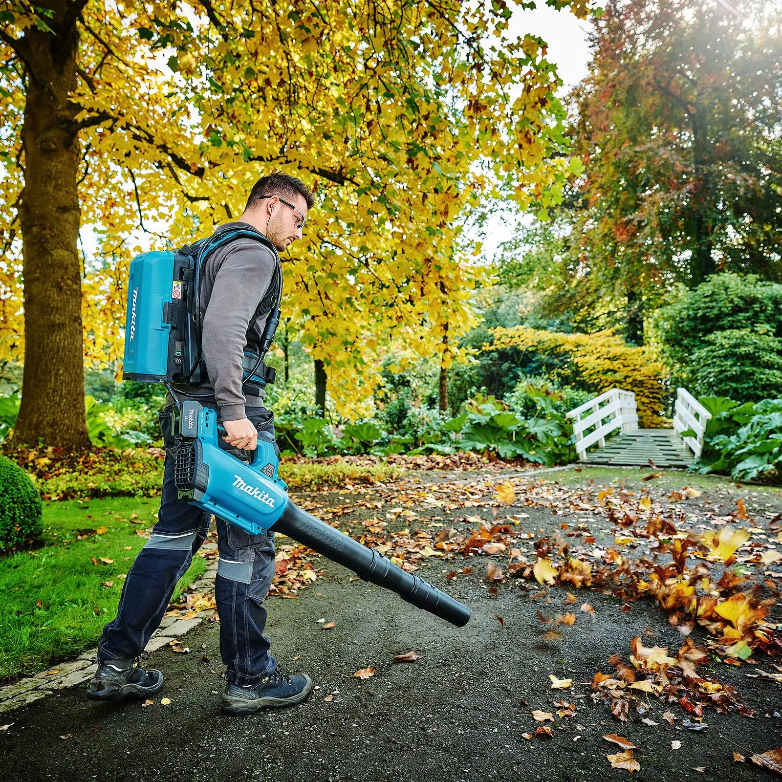 Makita Leaf Blower Kit 18V LXT 5Ah Battery and Charger Brushless Cordless 10.9N Garden Grass Clippings Construction DUB184RT - Image 2