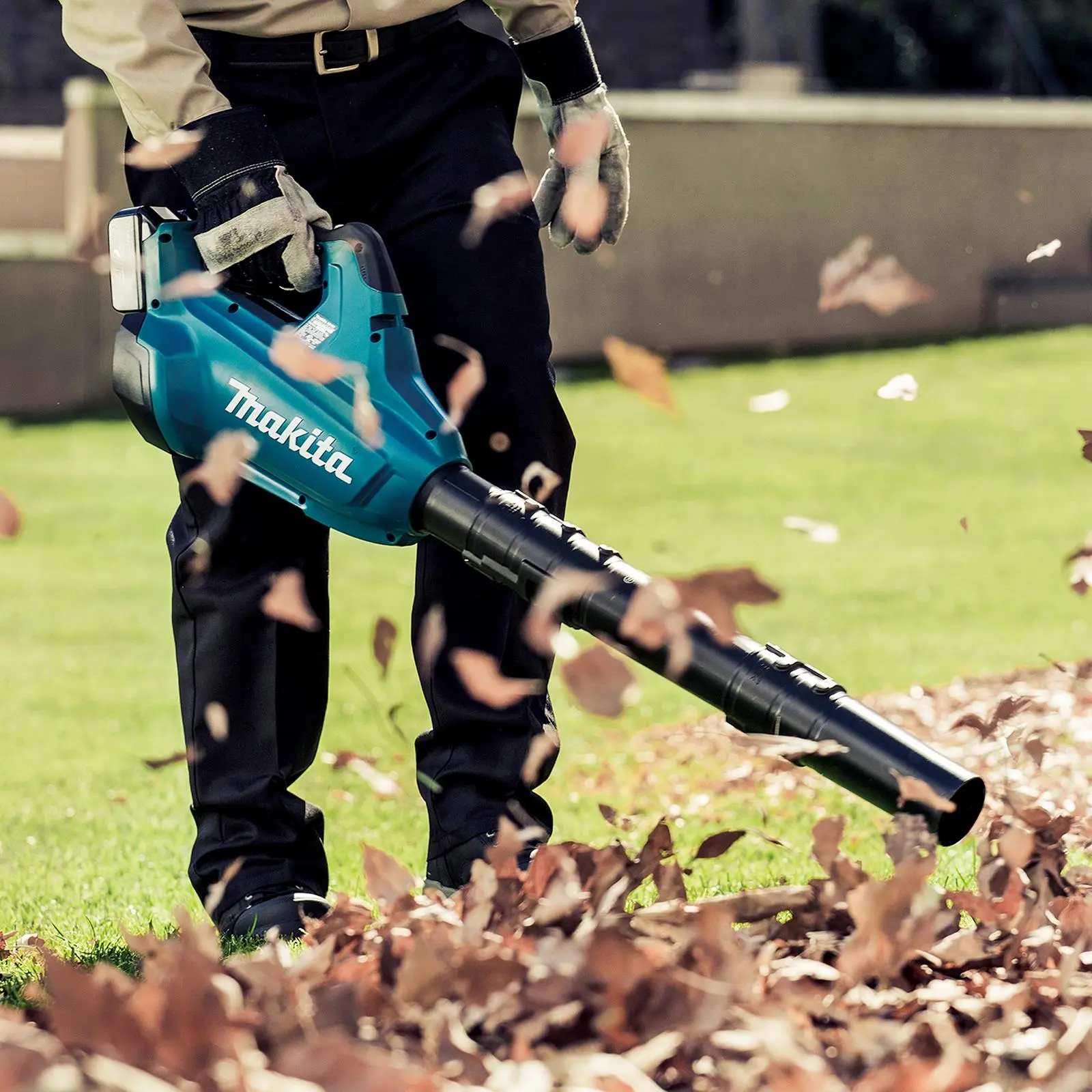 Makita Leaf Blower Kit 18V x 2 LXT Brushless Cordless 2 x 5Ah Battery and Dual Rapid Charger 14.4N Garden Grass Clippings Construction DUB362PT2 - Image 10