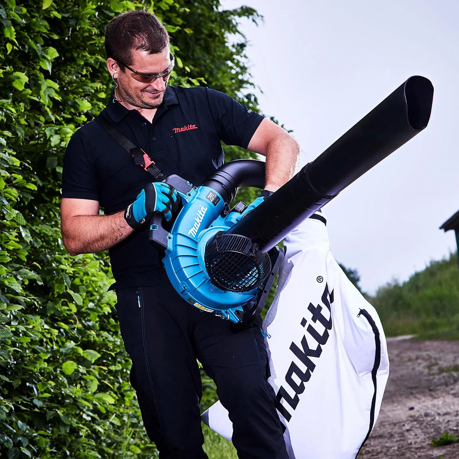 Makita Leaf Blower Vacuum Kit 18V x 2 LXT Brushless Cordless 2 x 6Ah Battery and Dual Rapid Charger 14.4N Garden Grass Clippings Construction DUB363PG2V - Image 8