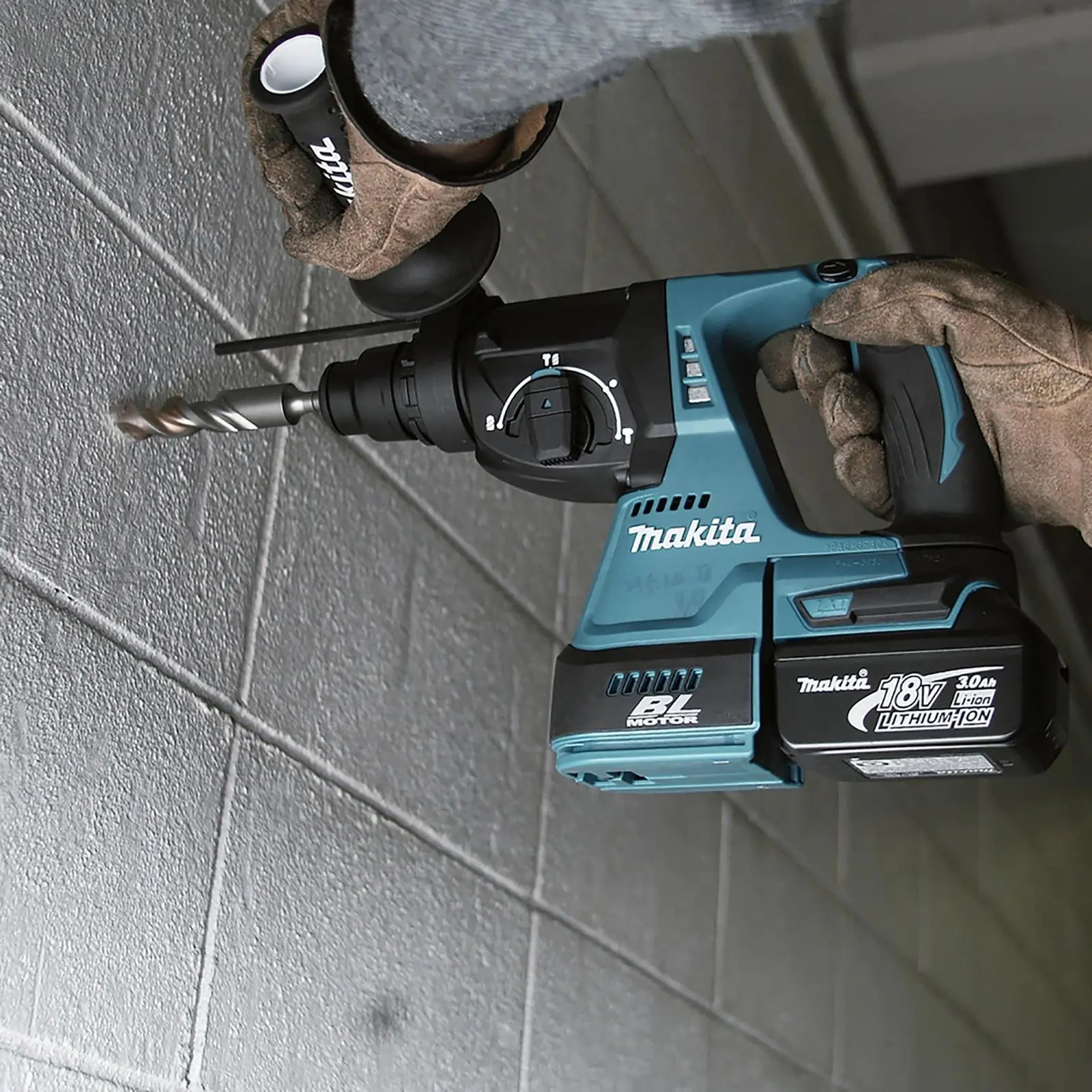 Makita SDS Plus Rotary Hammer Drill 18V LXT Brushless Cordless DHR242Z Body Only - Image 5