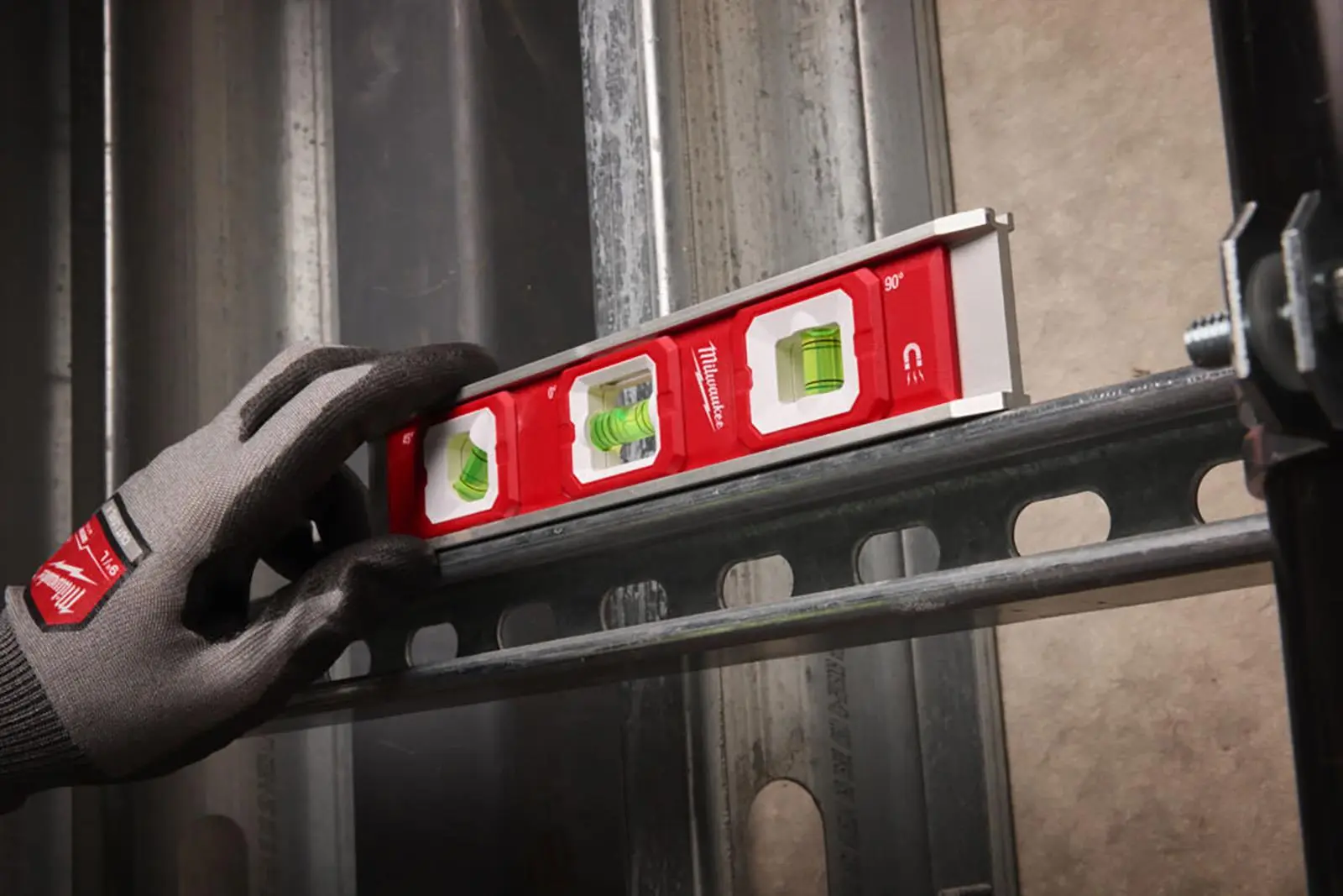 Milwaukee 25cm Base Torpedo Spirit Level Magnetic Hi-Vis Vials Slim Aluminium Frame Measuring - Image 6