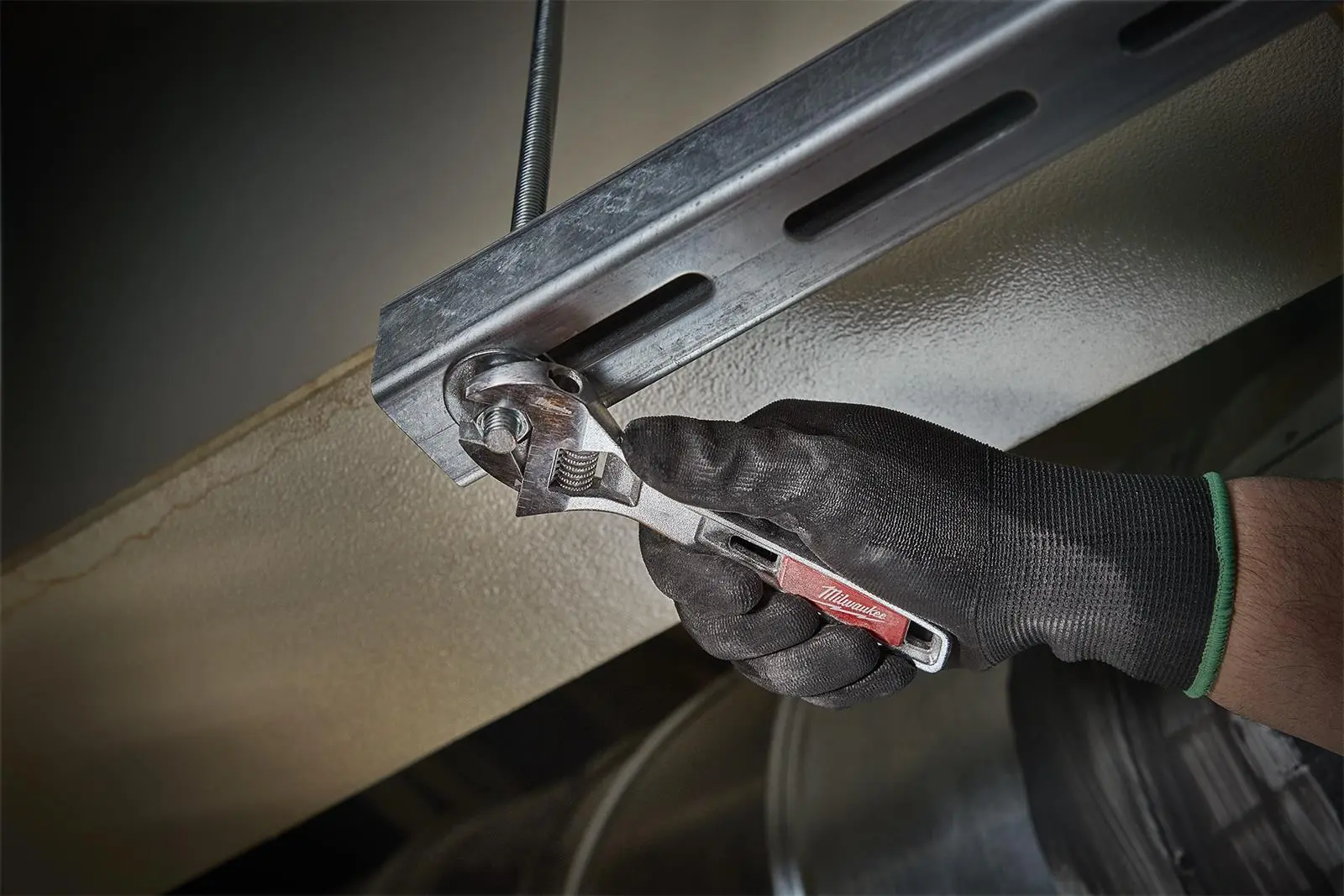 Milwaukee Adjustable Wrench 150mm Jaw Opening 24.5mm - Image 4