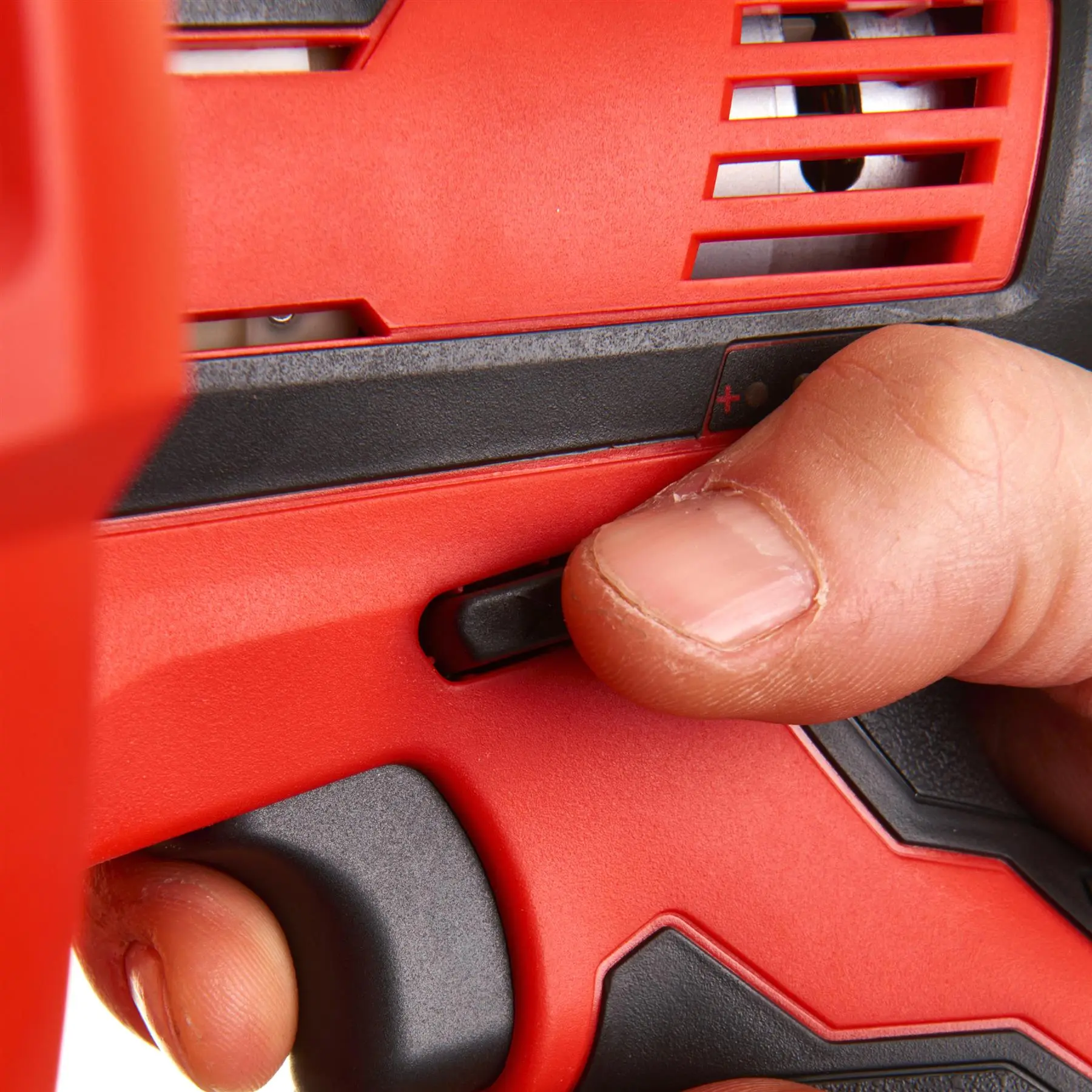 Milwaukee M12 12V Sub Compact Drain Cleaner With Spiral Diameter 6mm and Bucket Bare Unit M12BDC6-0C - Image 6