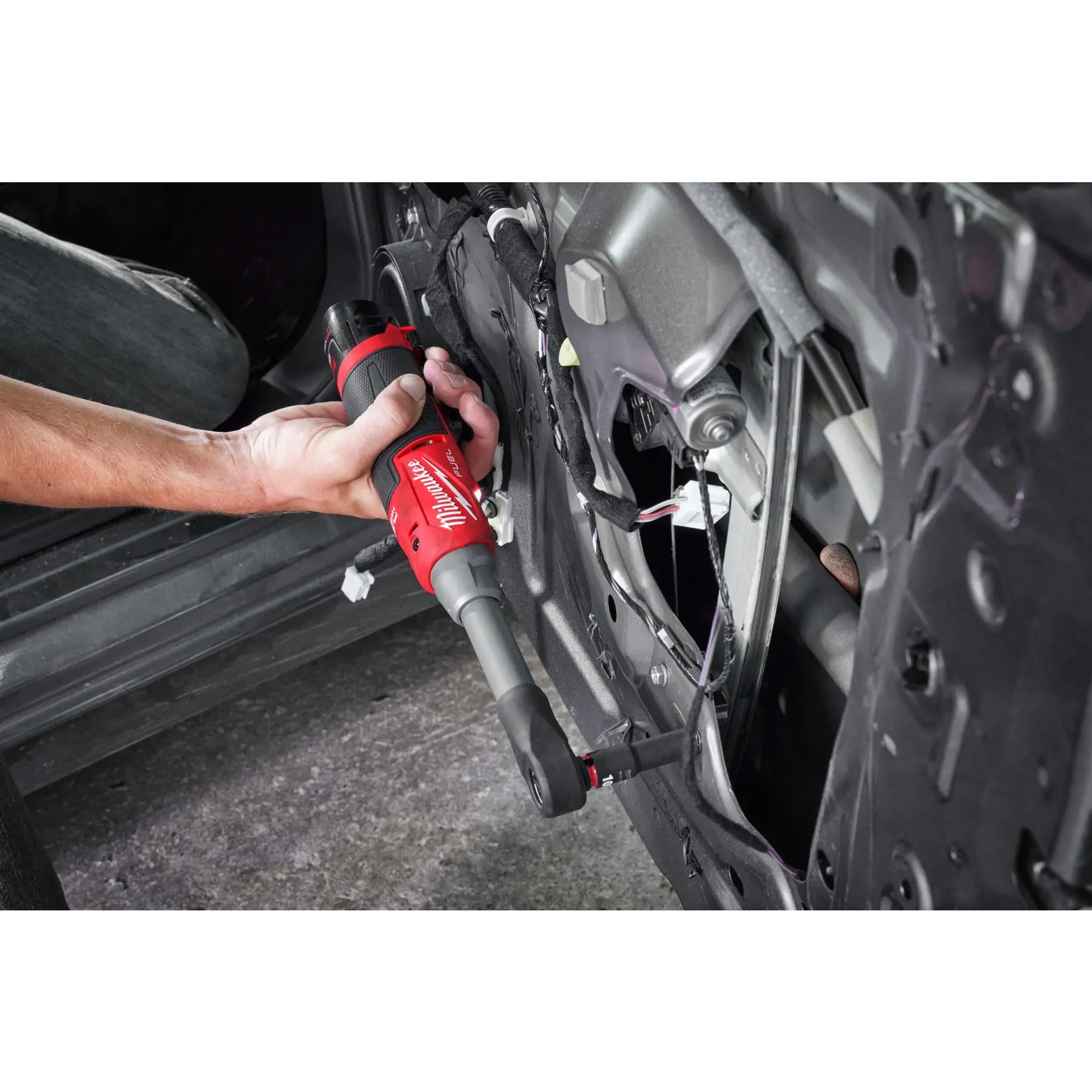 Milwaukee M12 Fuel 12V 3/8" Drive Cordless Extended Reach High Speed Ratchet Bare Unit M12FHIR38LR-0 - Image 9