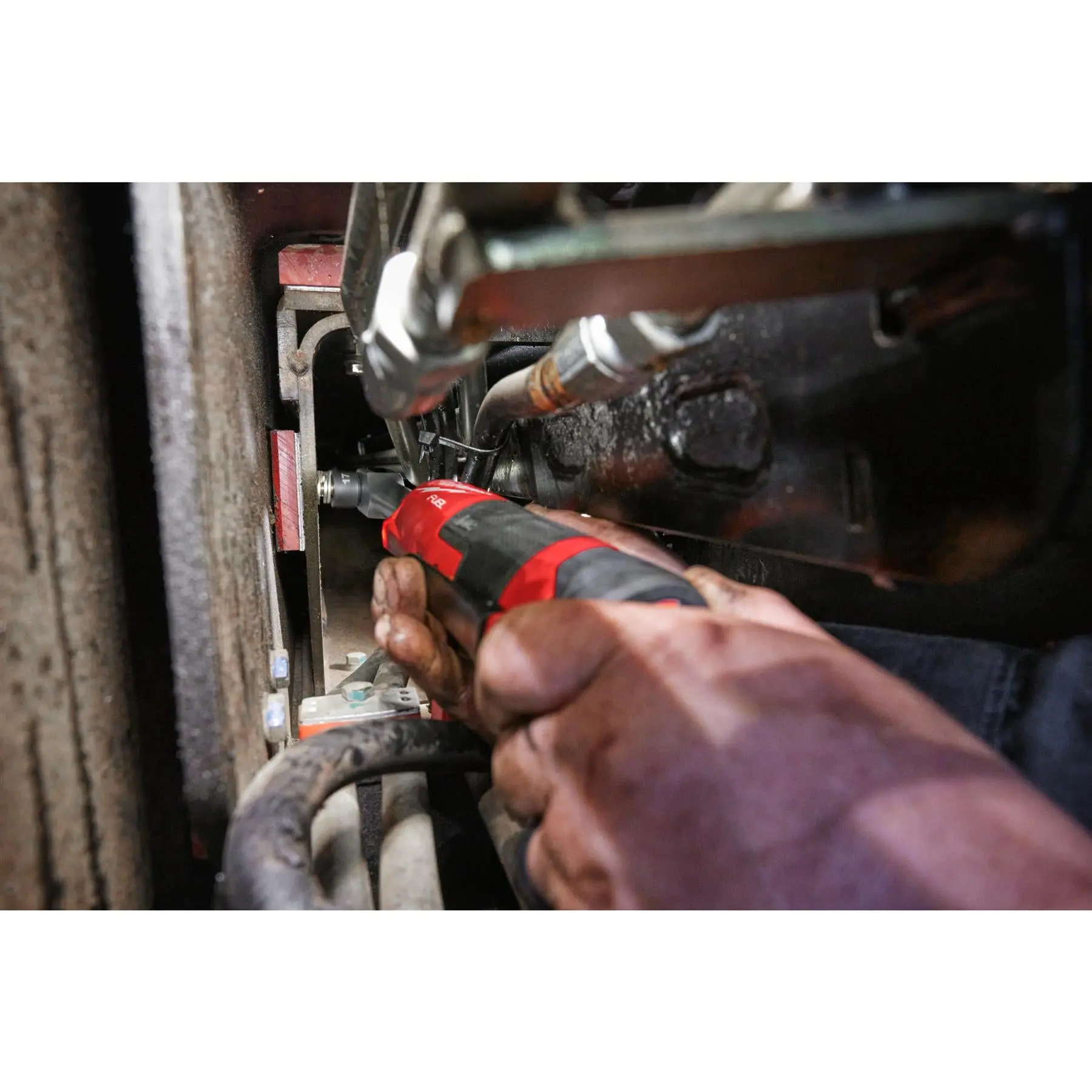 Milwaukee M12 Fuel 12V Cordless Insider Pass-Through Ratchet Bare Unit M12FPTR-0 - Image 15