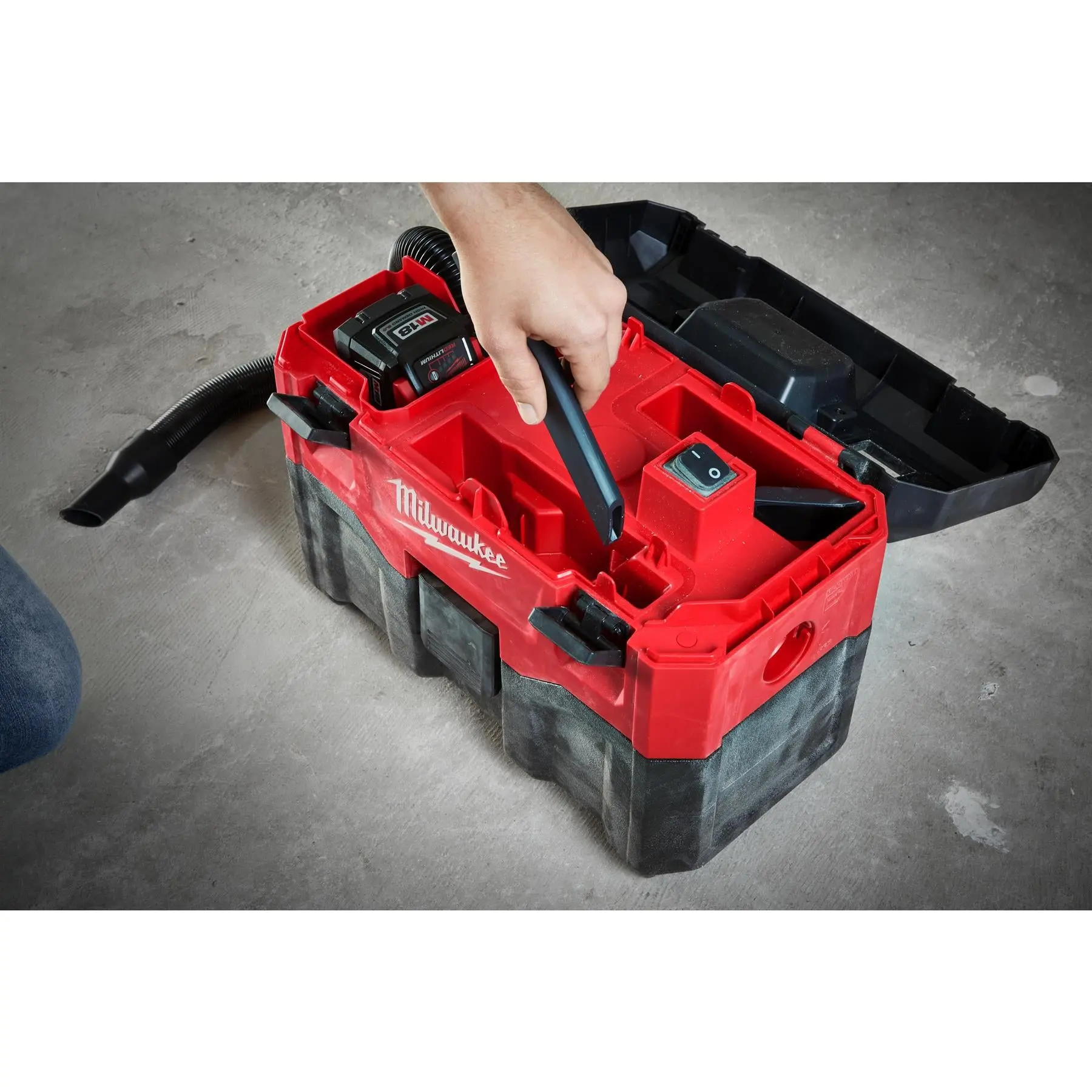 Milwaukee M18 18V Cordless Wet and Dry Vacuum Cleaner Bare Unit M18VC2-0 - Image 13