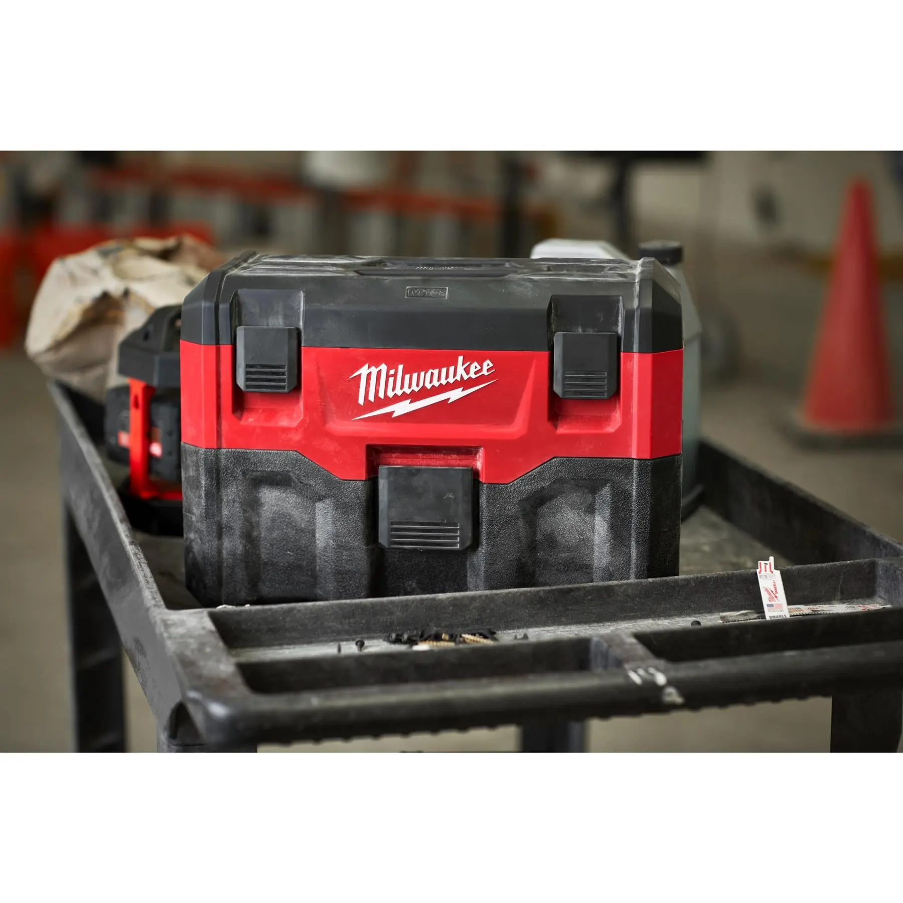 Milwaukee M18 18V Cordless Wet and Dry Vacuum Cleaner Bare Unit M18VC2-0 - Image 14