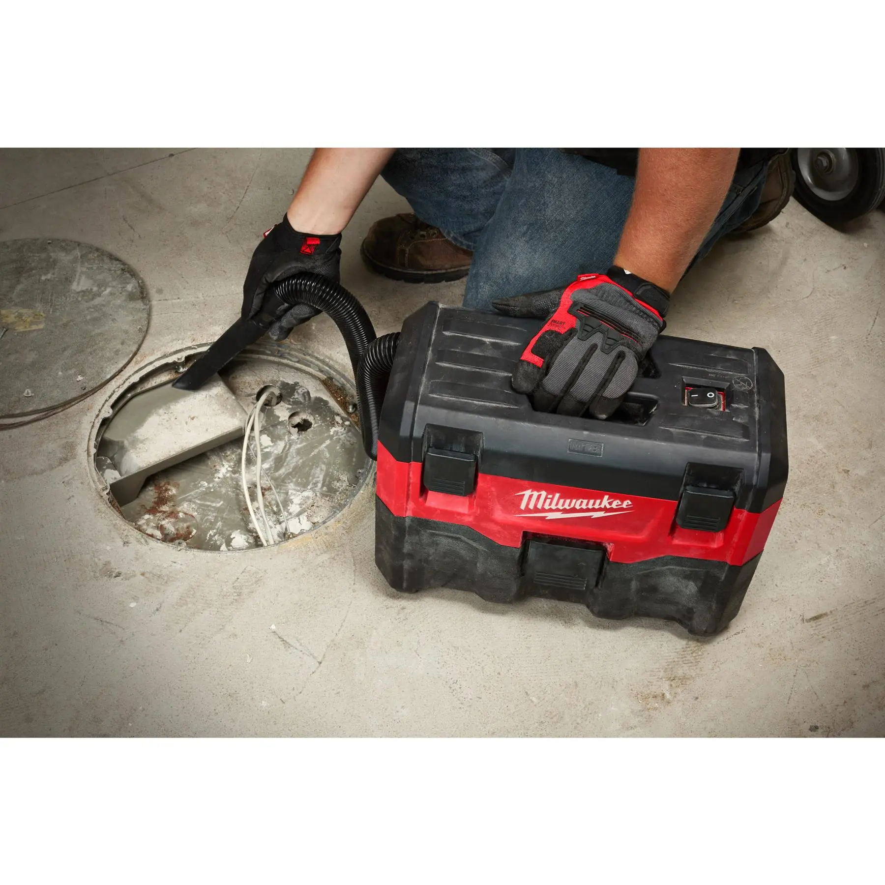 Milwaukee M18 18V Cordless Wet and Dry Vacuum Cleaner Bare Unit M18VC2-0 - Image 15