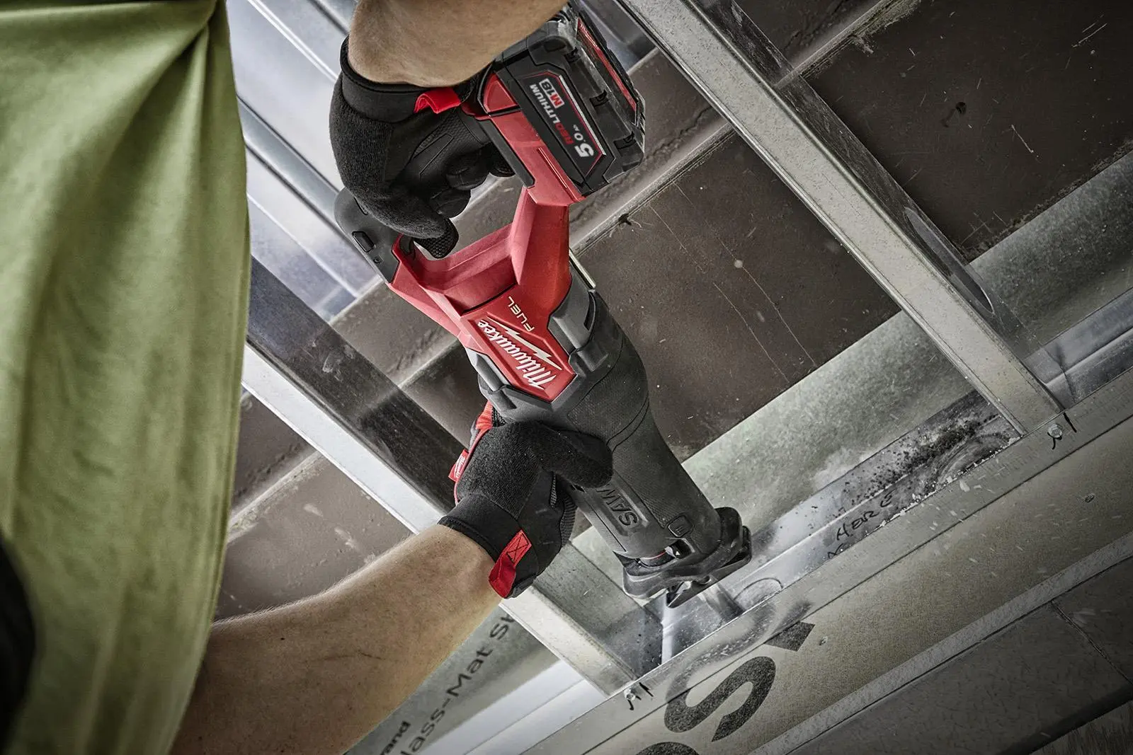 Milwaukee M18 Fuel 18V SAWZALL Cordless Reciprocating Saw 5.0Ah Battery Charger HD Box M18FSZ-501X - Image 12