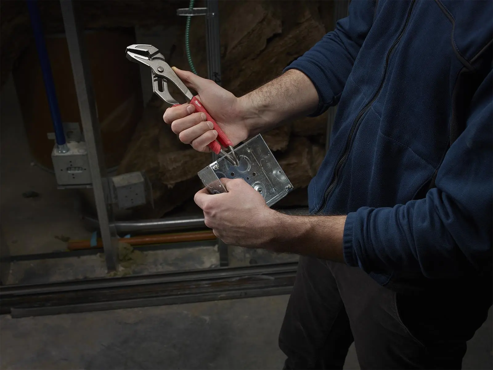 Milwaukee Water Pump Pliers Quick Adjust 200mm Push Button - Image 12