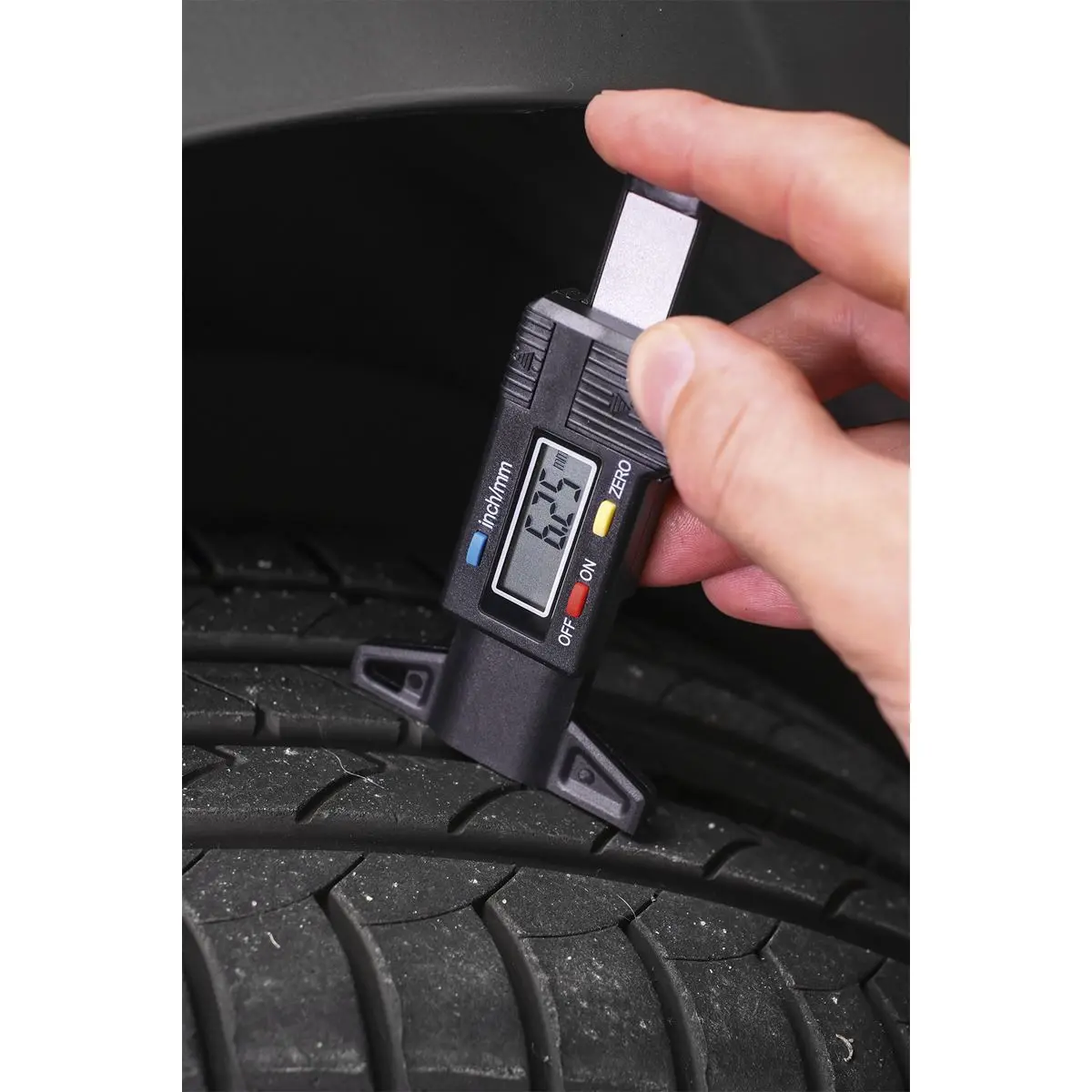 Sealey 0-25mm Digital Tyre Tread Depth Gauge Tester Gauge Monitor LCD Display - Image 2