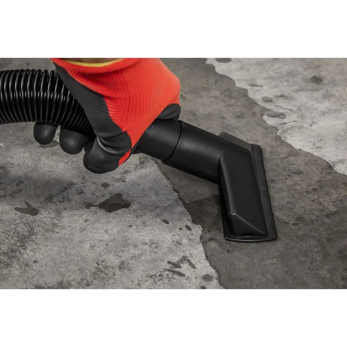 Sealey 10L Wet & Dry Vacuum Cleaner 20V SV20 Series - Body Only - Image 16