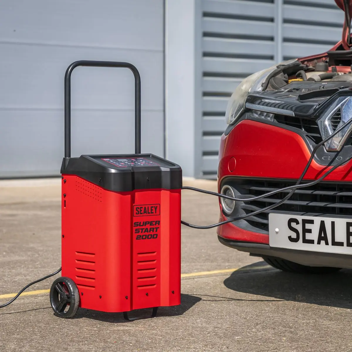 Sealey 12/24V Automatic Battery Charger 60A & 200A Starter - Image 6
