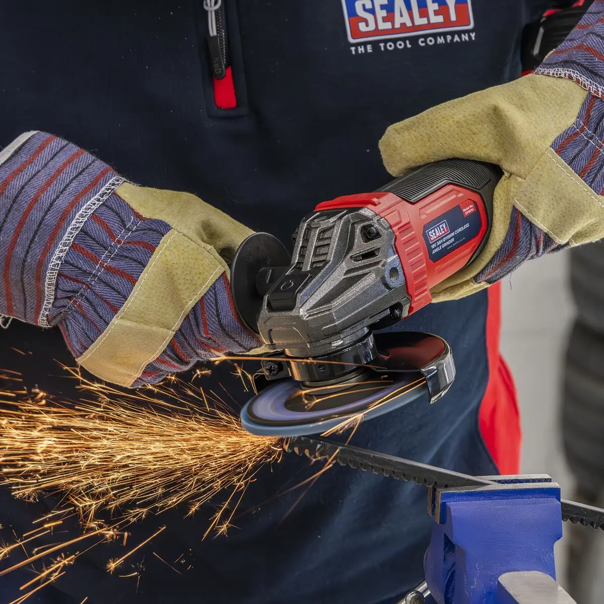 Sealey 18V 3Ah 115mm Cordless Angle Grinder - Red - Image 7