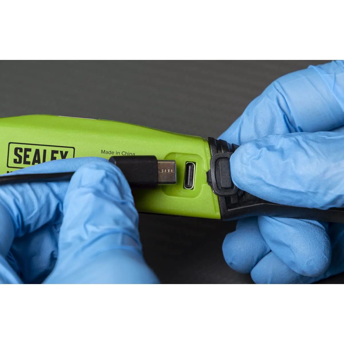 Sealey 2-in-1 Pen Light & Tyre Pressure Gauge - Image 11
